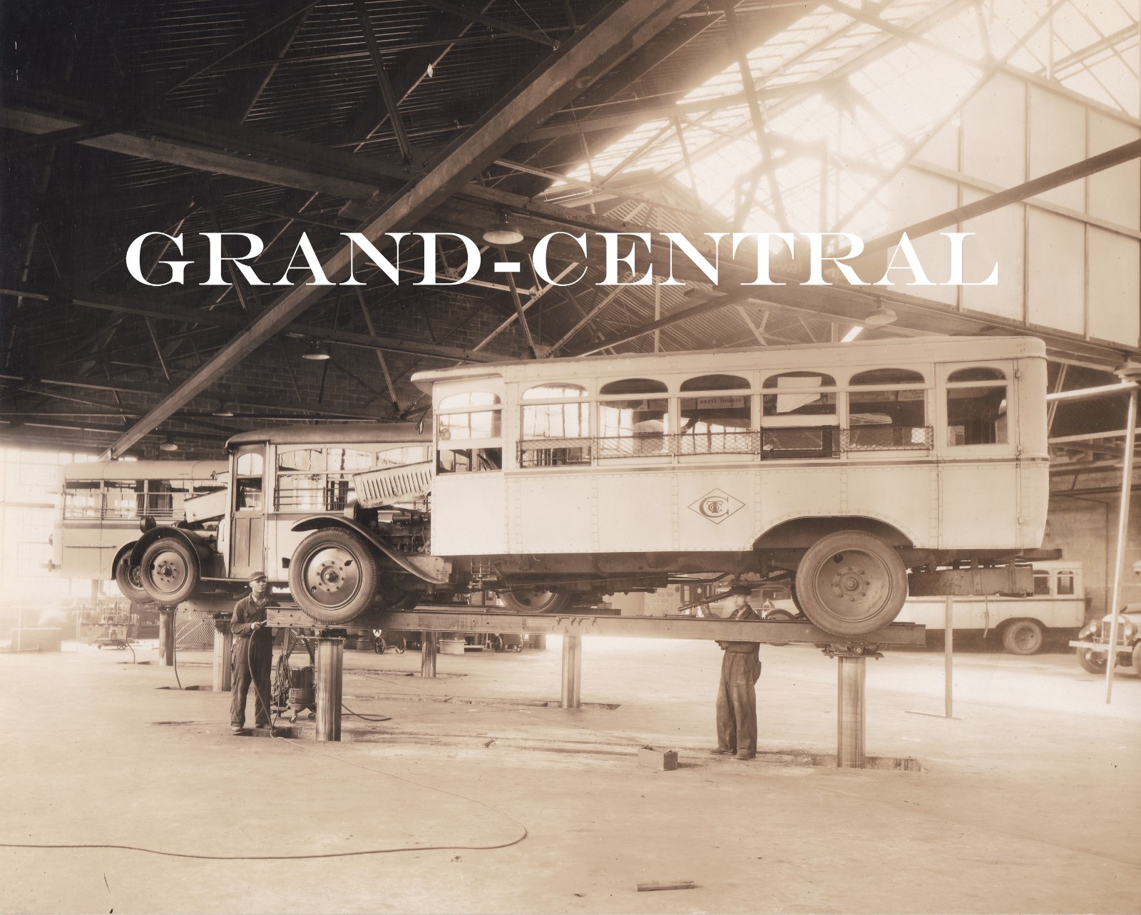 ORIGINAL TTC TORONTO TRANSIT COMMISSION BUS PHOTO REPAIR SHOP GARAGE CANADA #1