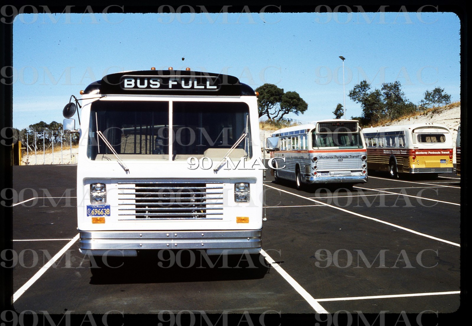 MPT. GM COACH BUS #107. Monterey (CA). Original Slide 1977. (A)