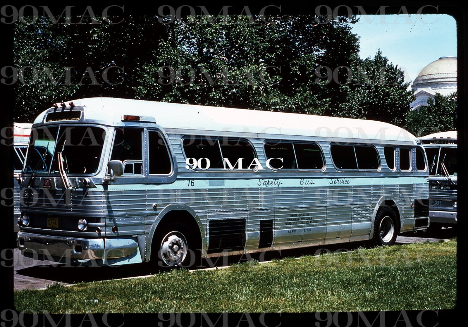 SAFETY BUS SERVICE #76. GM COACH BUS. (NJ). Original Slide 1975.
