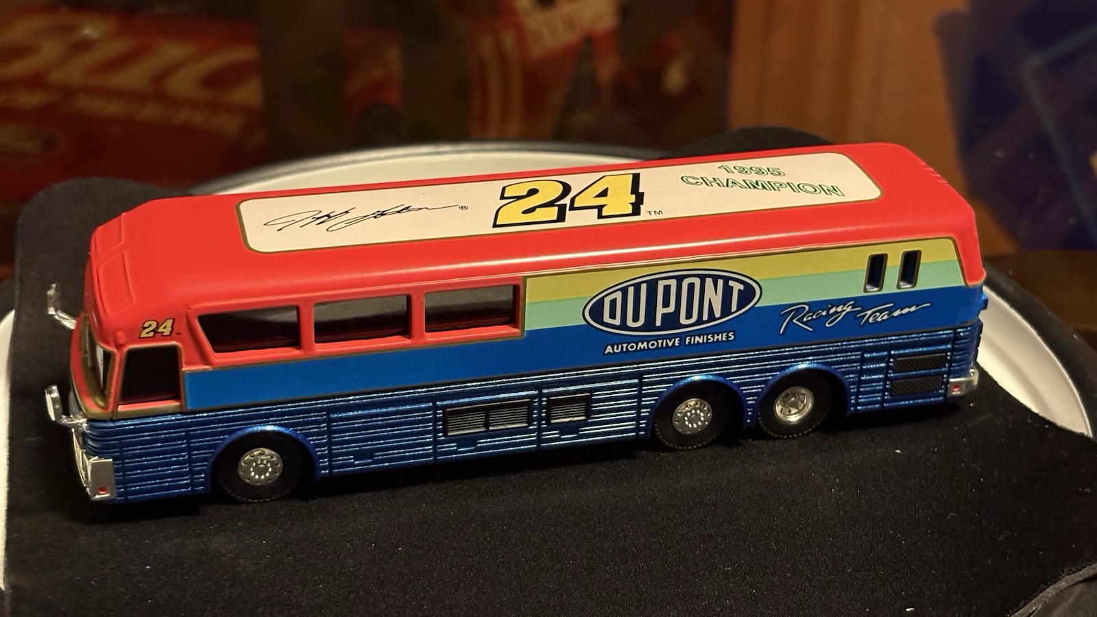 Jeff Gordon 1:64 1995 Champion Motorcoach Bus Collectible RARE 1/2500 – NO BOX
