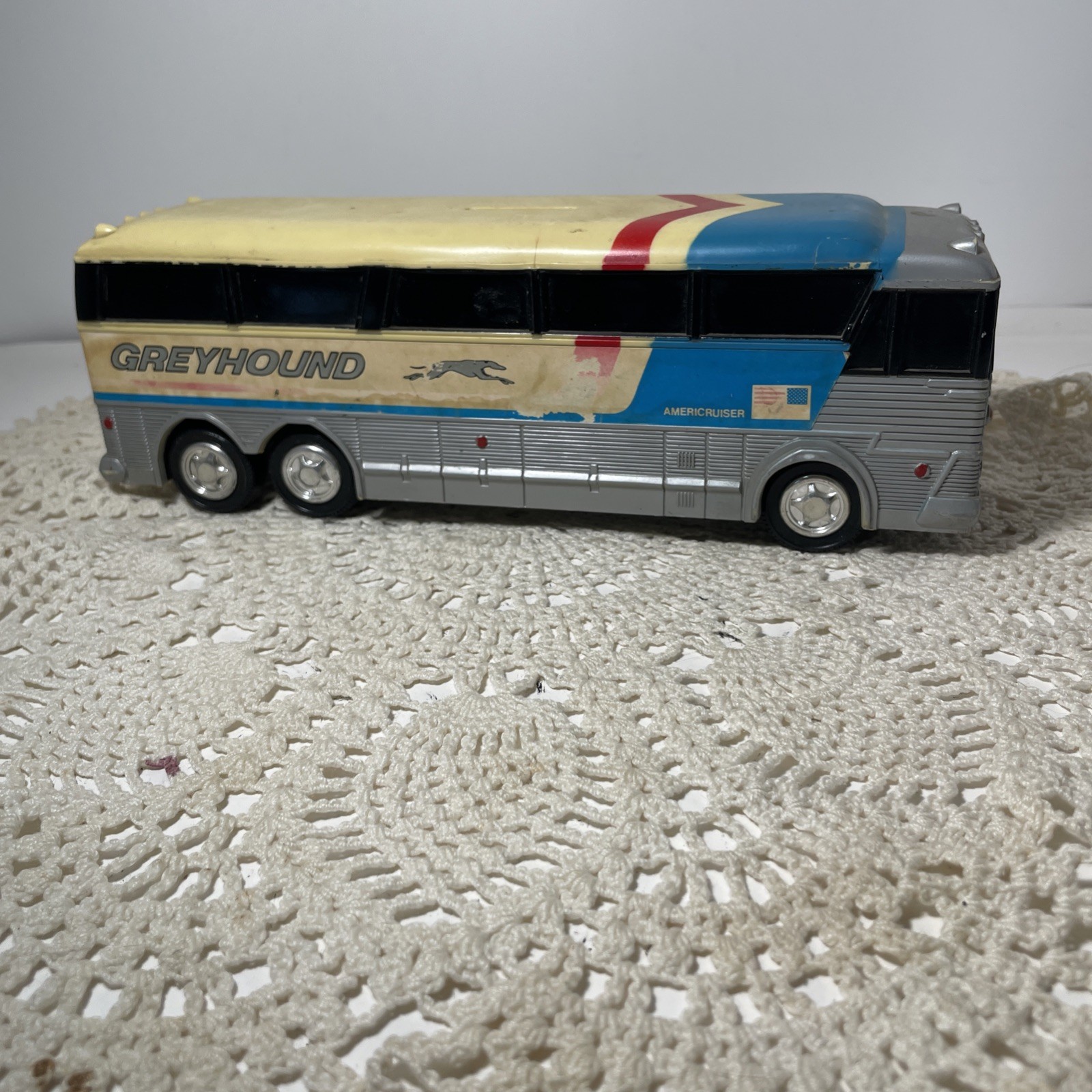 Vintage Greyhound AMERICRUISER Plastic Bus Bank 1976