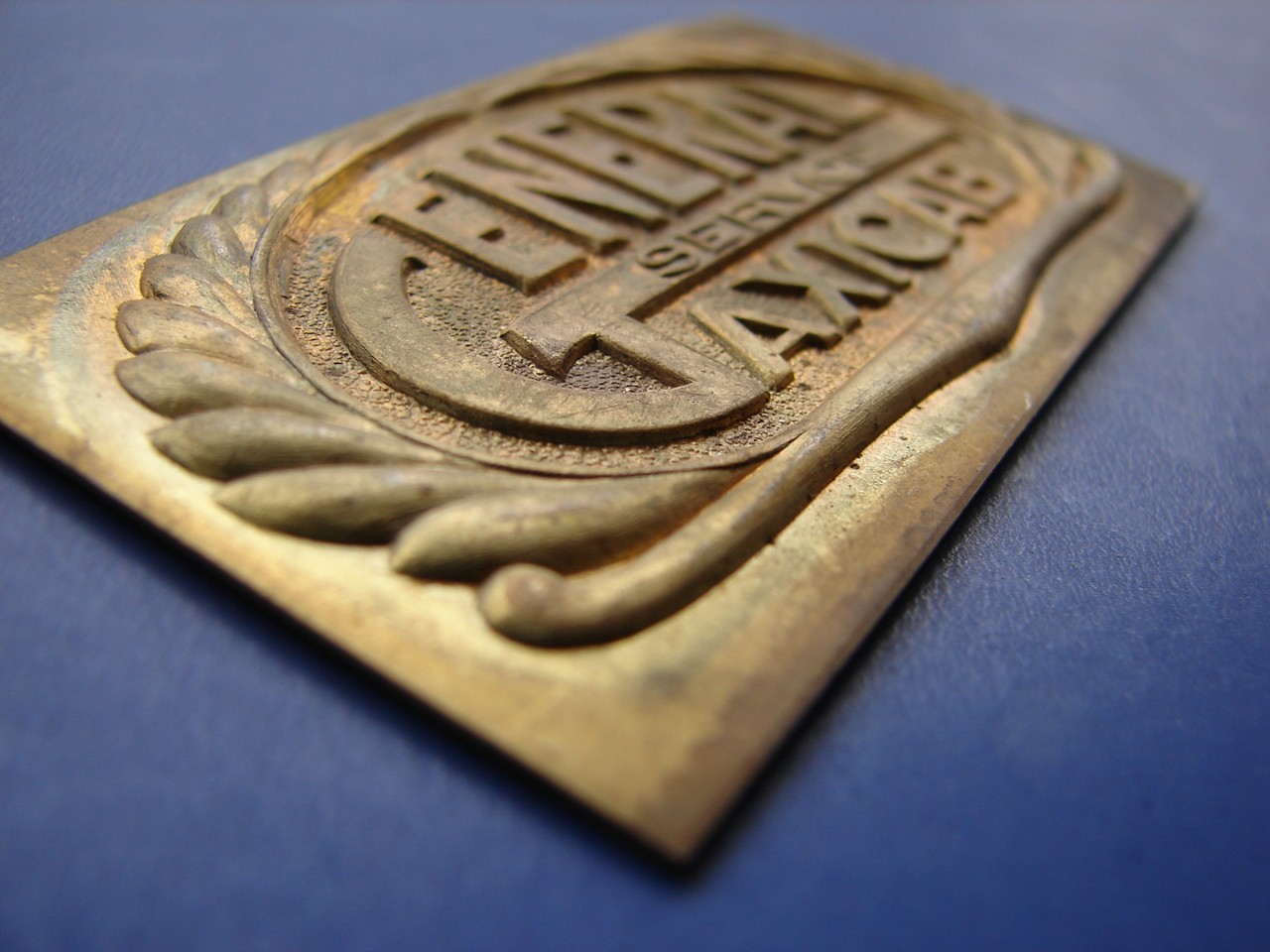 Vintage 1940’s General Taxi Cab Service Company Metal Logo Badge Emblem 3″