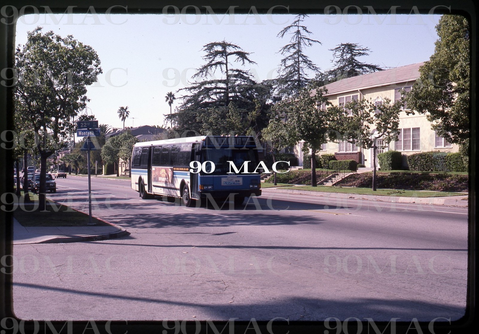SMMBL. GRUMMAN BUS #4747. Santa Monica (CA). Original Slide 1982.