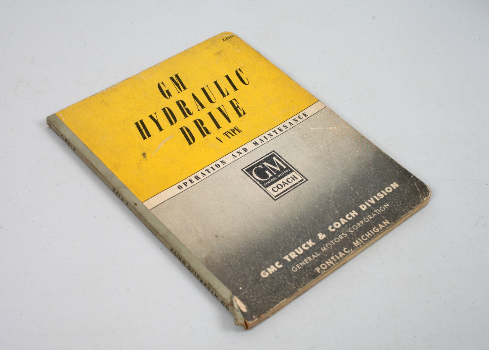 1950 GM Coaches Bus Hydraulic Drive V Type Operation and Maintenance Manual