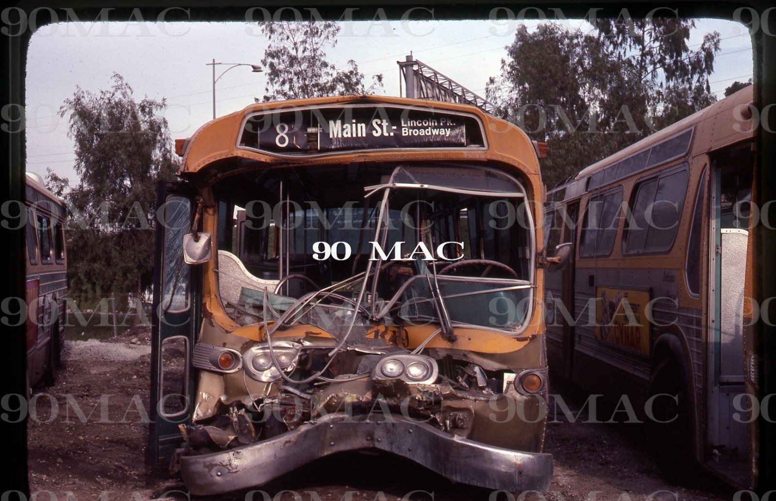 SCRTD-RTD. OLD DIVISION 18. Carson (CA). Original Slide 1978. BUS #5419. WRECK!