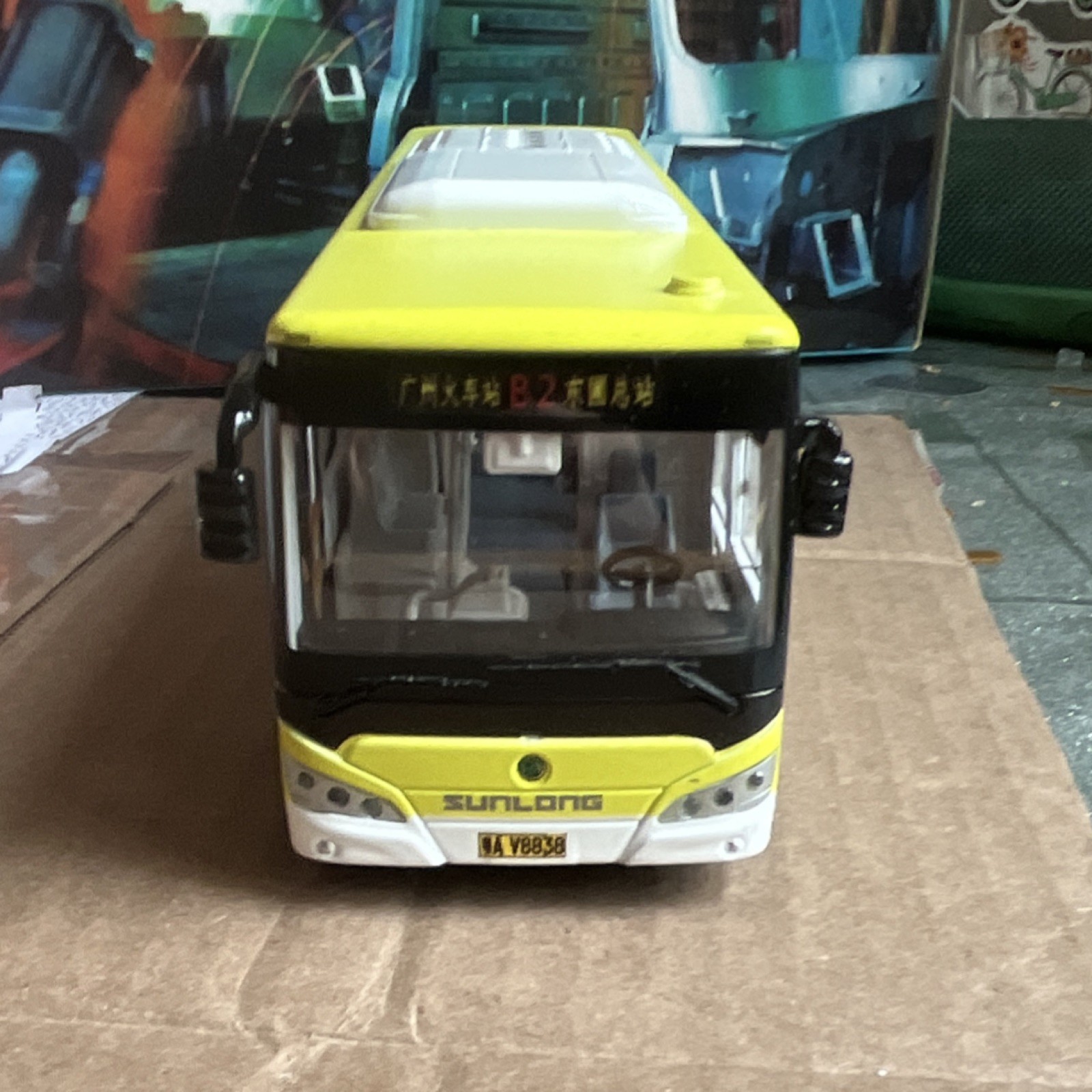 Sunlong Jumbo Bus B2 Diecast Model Yellow Black Route Collectible1:43