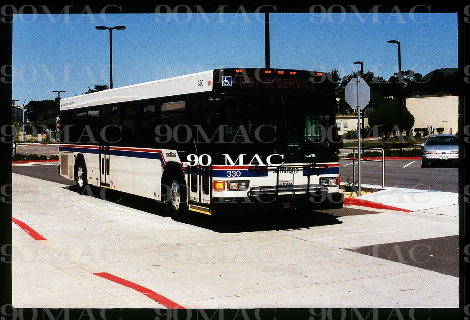 SAMTRANS. GILLIG BUS #330. San Mateo (CA). Original Slide 2005.