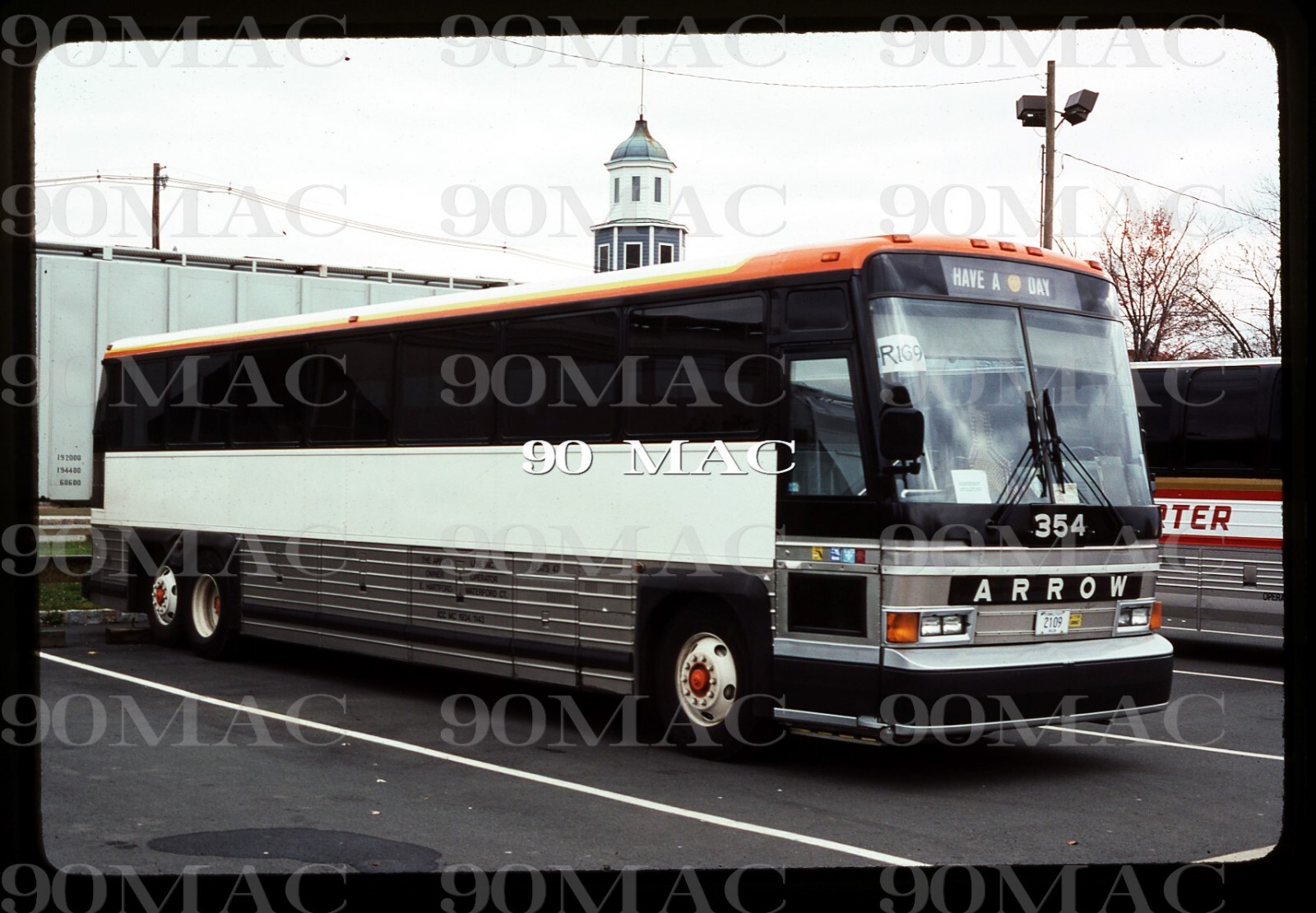 ARROW CHARTER. MCI BUS #354. Flemington (NJ). Original Slide 1993.