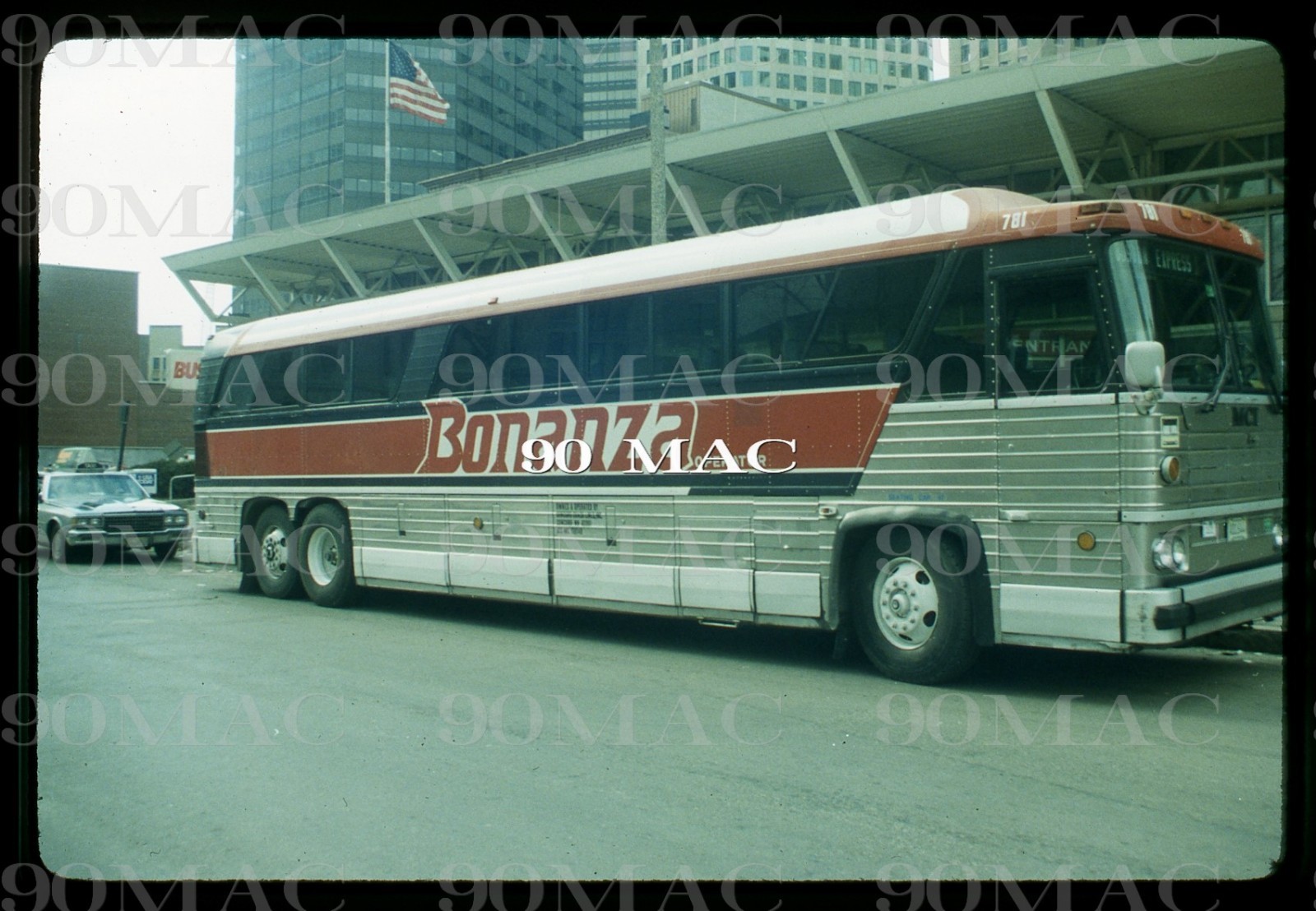 BONANZA BUS. MCI COACH #781. Boston (MA). Original Slide 1987.