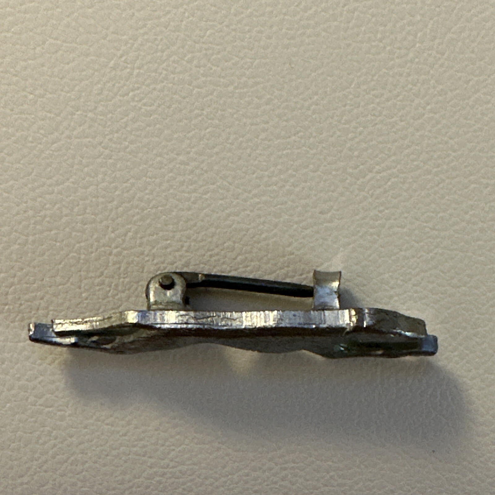Vintage Greyhound Bus Lines Dog Advertising Pin Badge