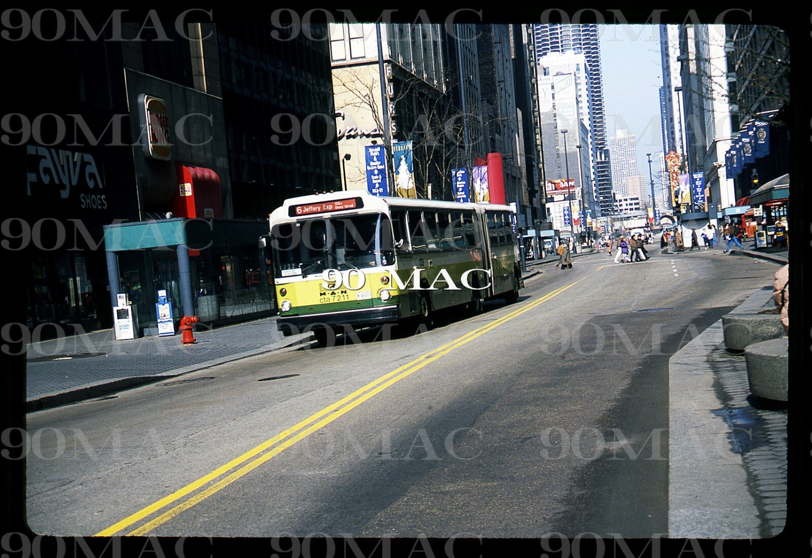 Chicago (IL) CTA MAN Articulated Bus #7211. Original Slide 1992.