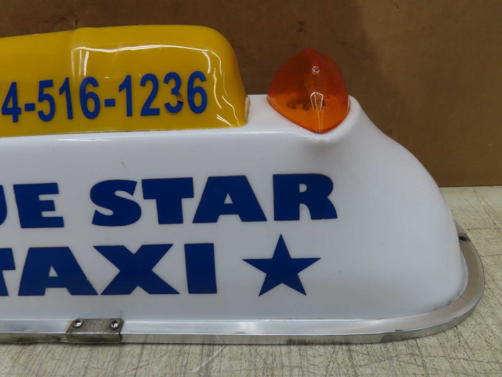 VTG BLUE STAR TAXI CAB ROOF LIGHT SIGN AD CAR TOPPER IN SERVICE MANCAVE ART LAMP
