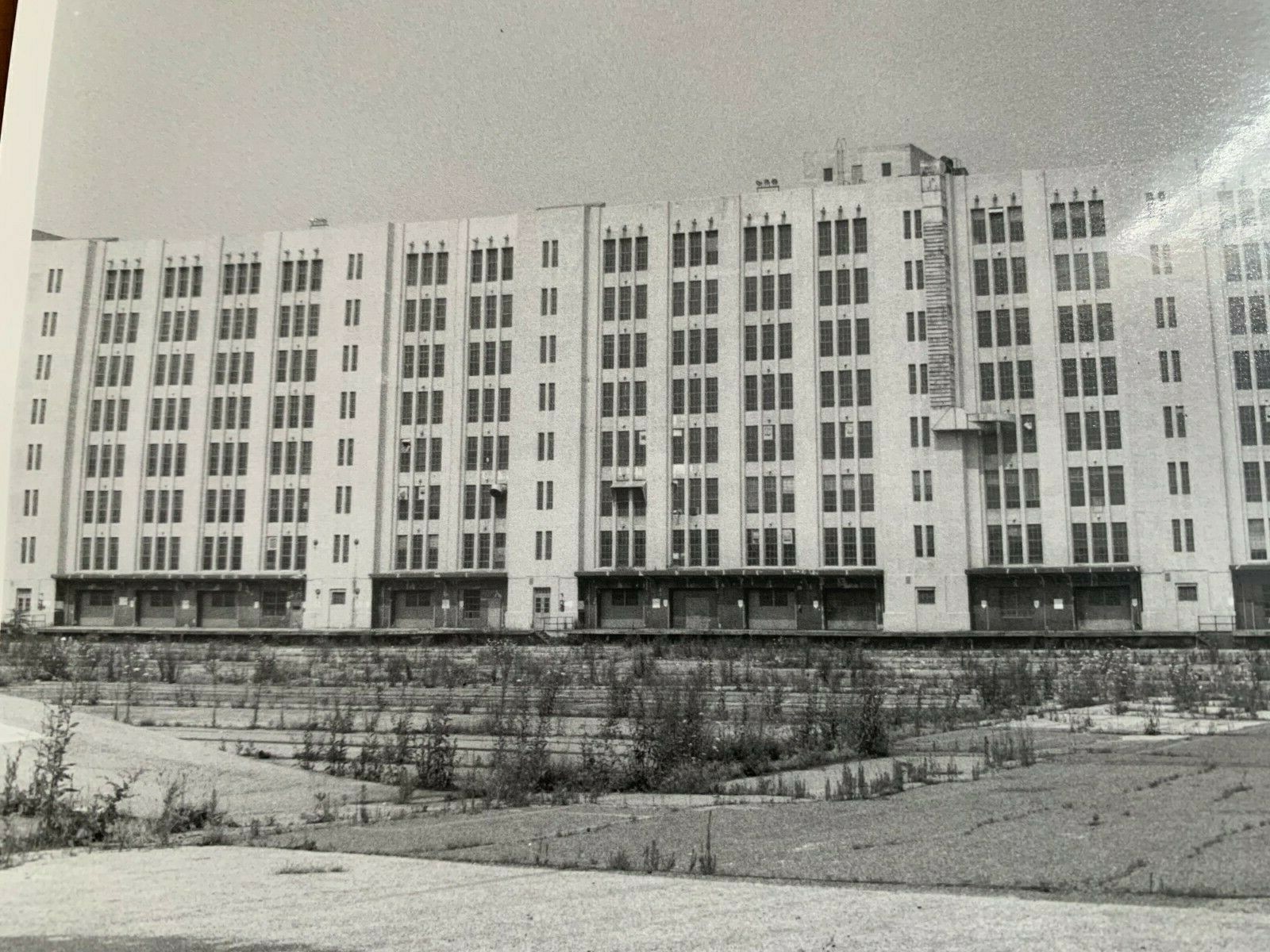 8X10 NYC NY BUS BROOKLYN ARMY TERMINAL BAT AUTHENTIC BLACK & WHITE PHOTOGRAPH