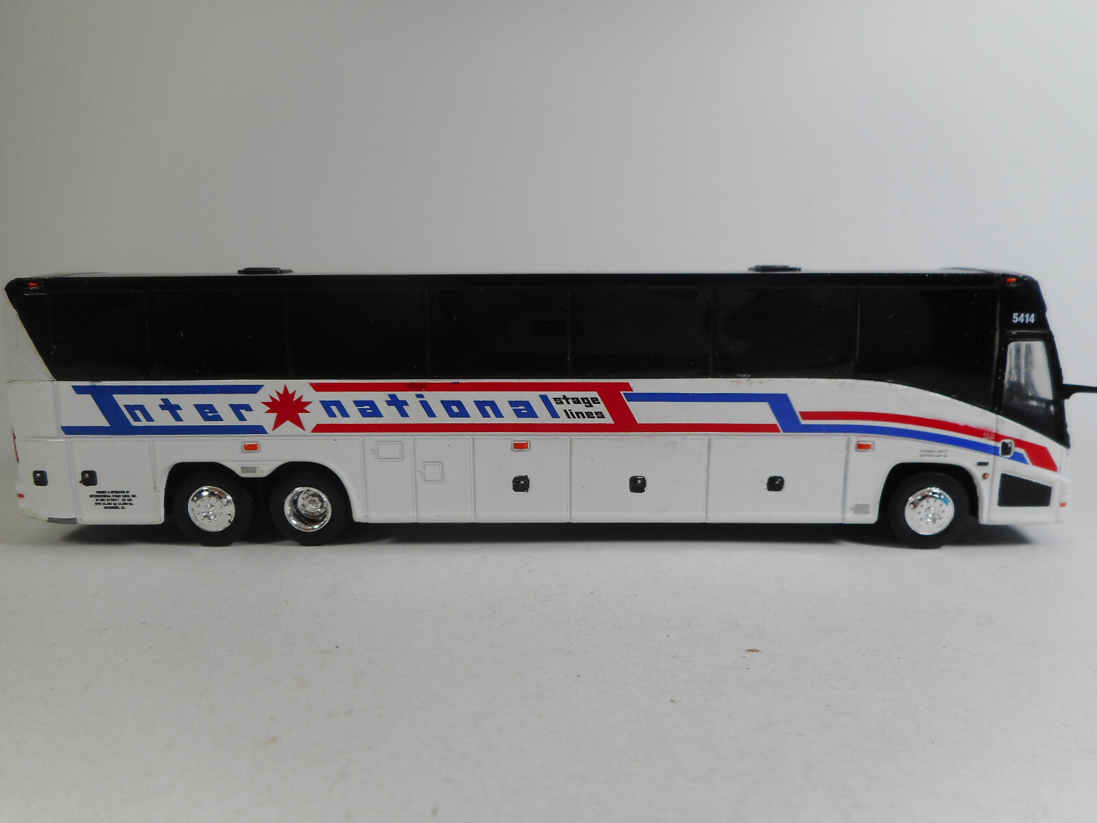 Iconic Replicas 1:87 MCI J4500 Coach International Stage Lines USA