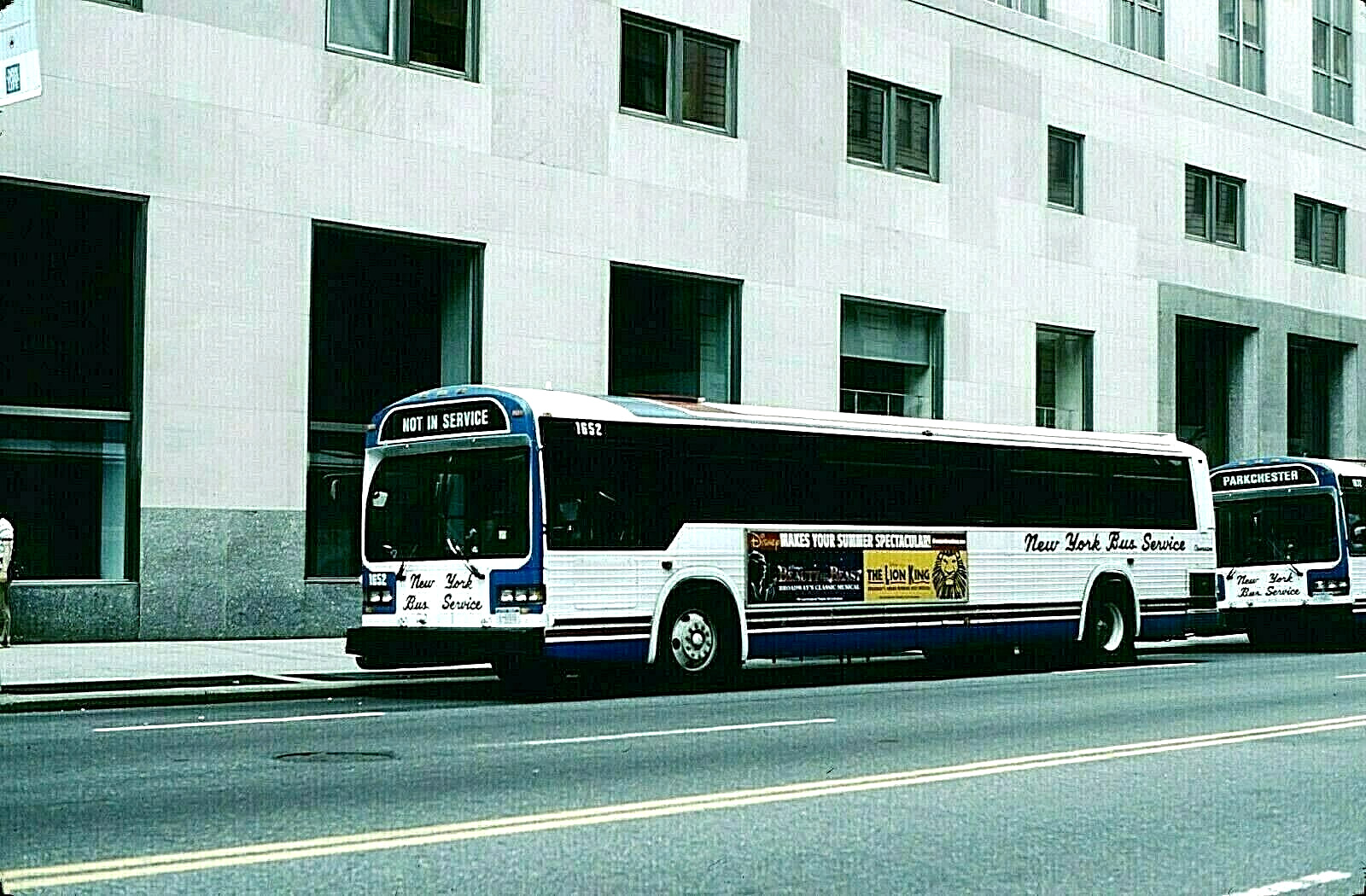 ORIGINAL KODACHROME SLIDE NY BUS SERVICE 1988 MCI CLASSIC 1652 23-MADISON 7/1/05