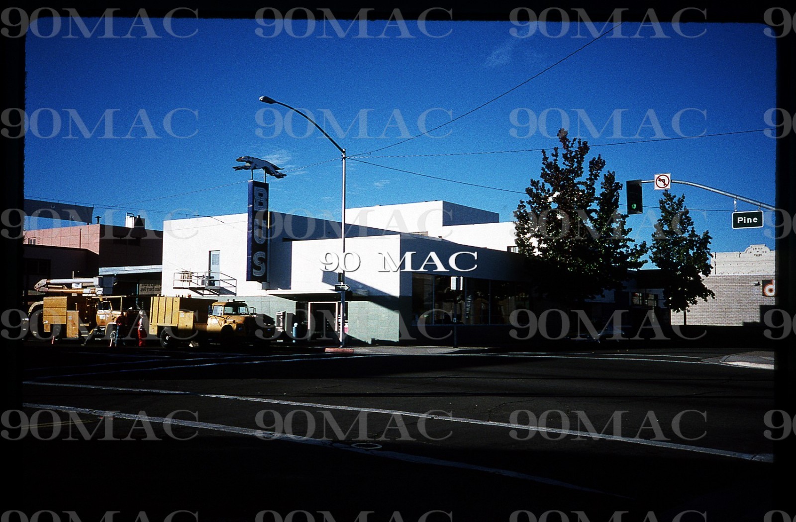 RABA BUS YARD + +. Redding (CA). 3 Original Slides 1990. Greyhound.