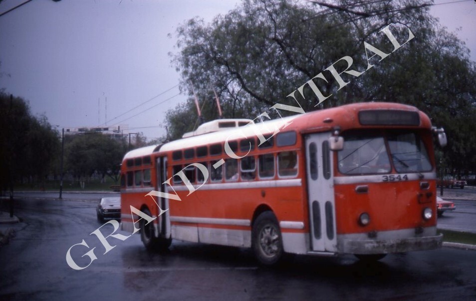 ORIGINAL 1978 MEXICO CITY TROLLEY BUS KODACHROME SLIDE #3544 MEXICO
