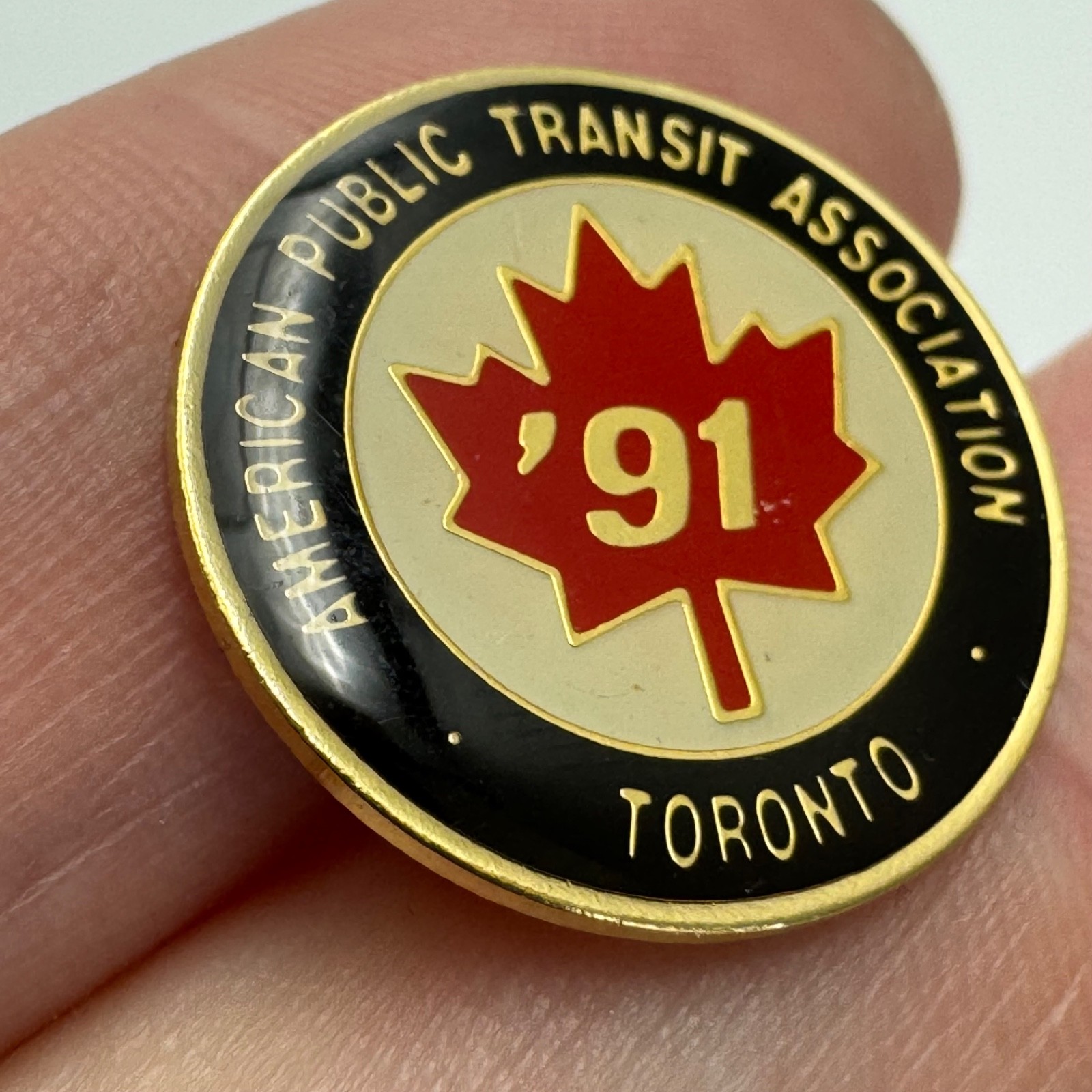1991 American Public Transit Association APTA Lapel Pin Toronto Maple Leaf