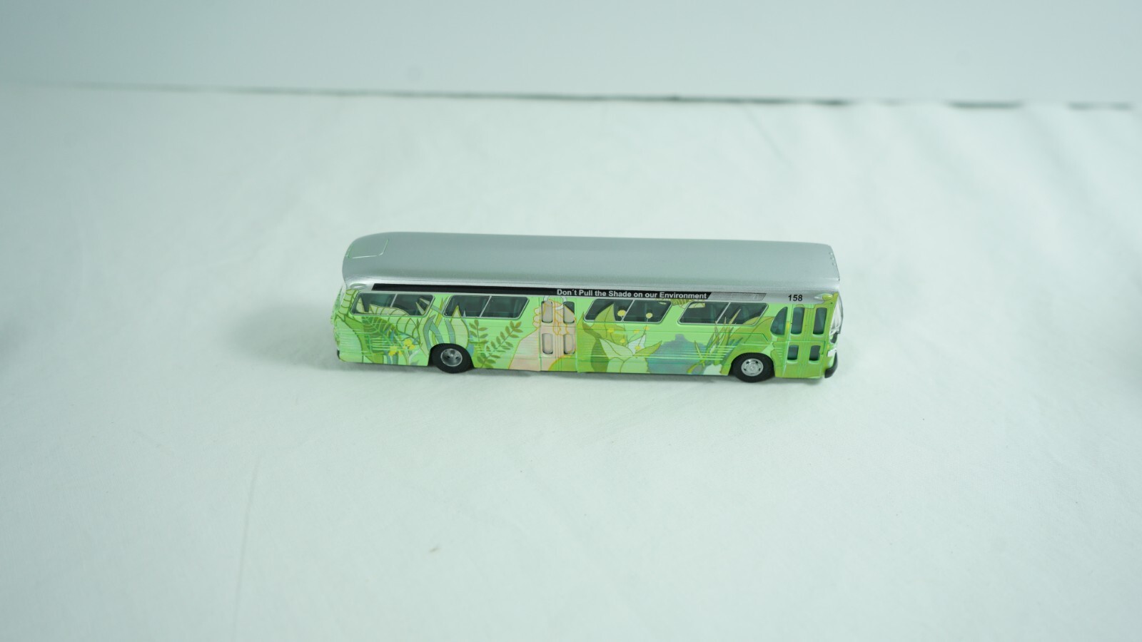Busch HO 1/87 GMC Fishbowl Edmonton Bus Item 44533 NEW B9