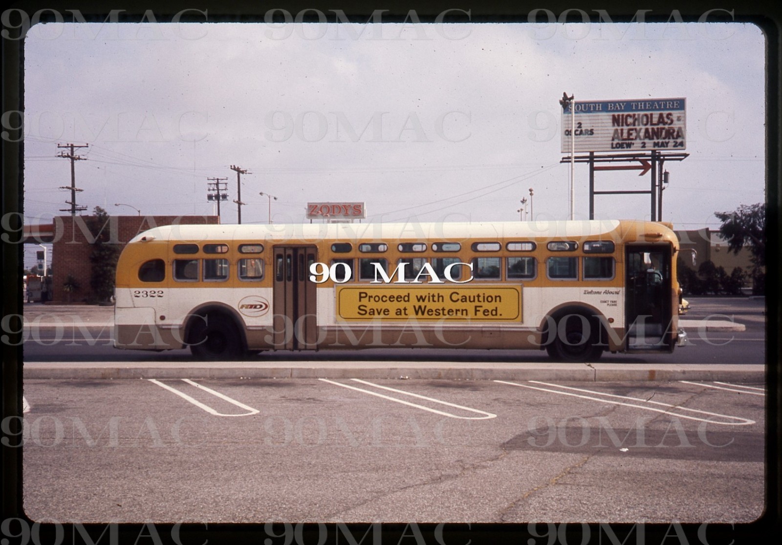 SCRTD-RTD. REDONDO BEACH (CA). Original Slide 1972. BUS #2322.