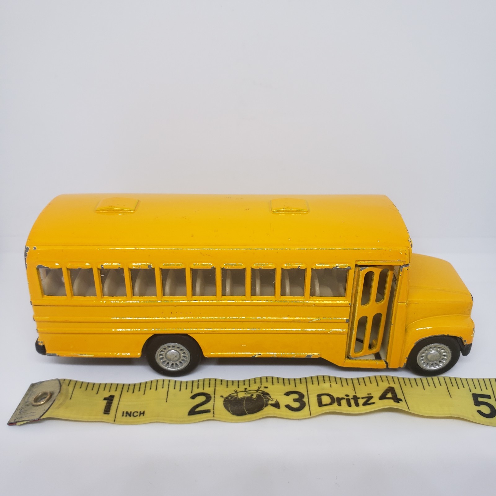 Toysmith Die-Casting School Bus Friction Moving Toy Yellow Bus 2012