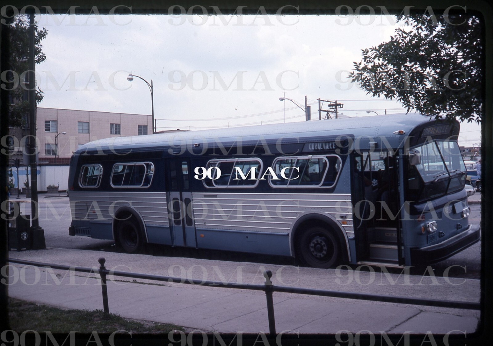 CORALVILLE TRANSIT SYSTEM. FLXIBLE BUS #86. Iowa City (IA). Original Slide 1977.
