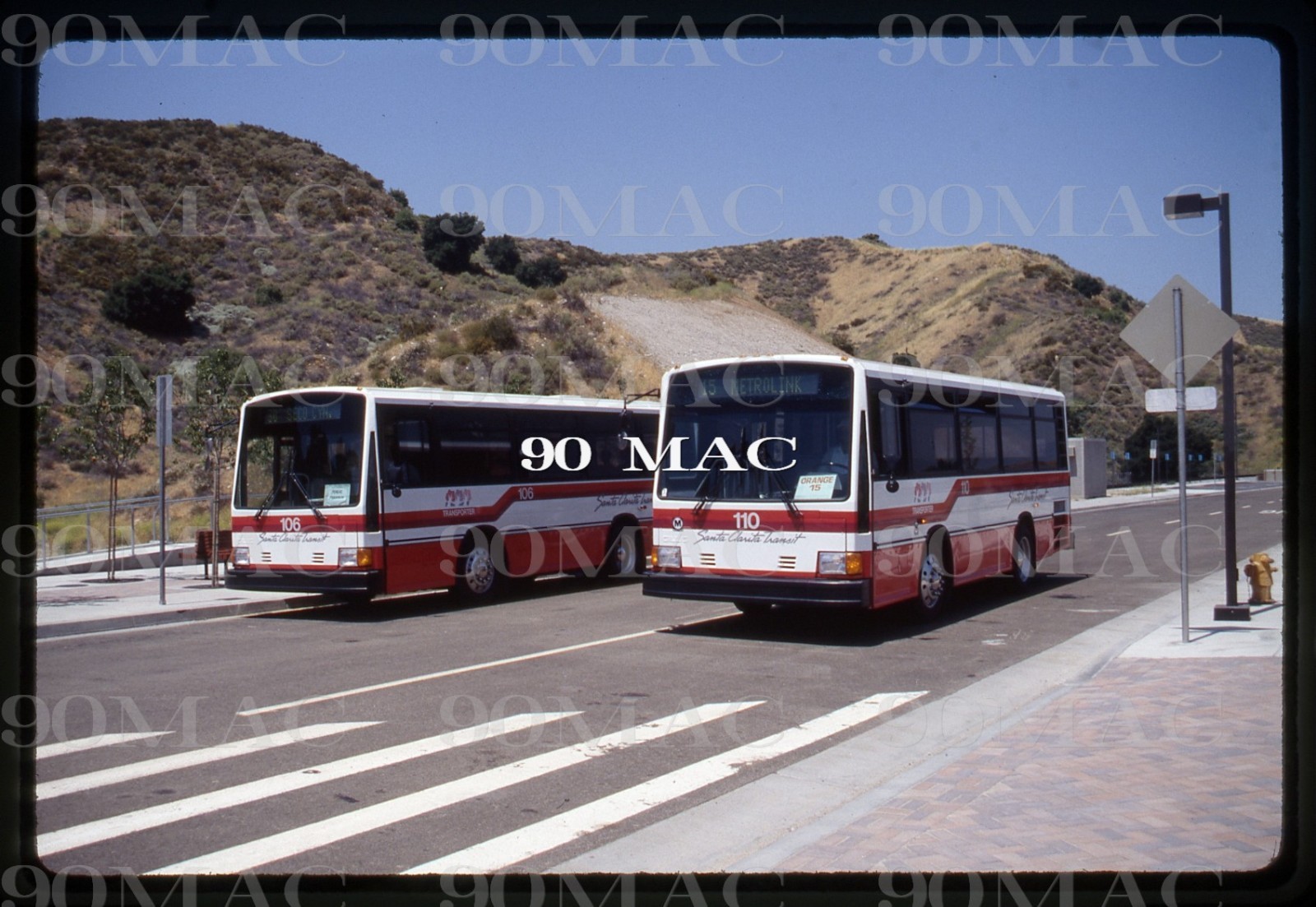 SANTA CLARITA TRANSIT. GILLIG BUS #106. Santa Clarita (CA). Original Slide 1993.