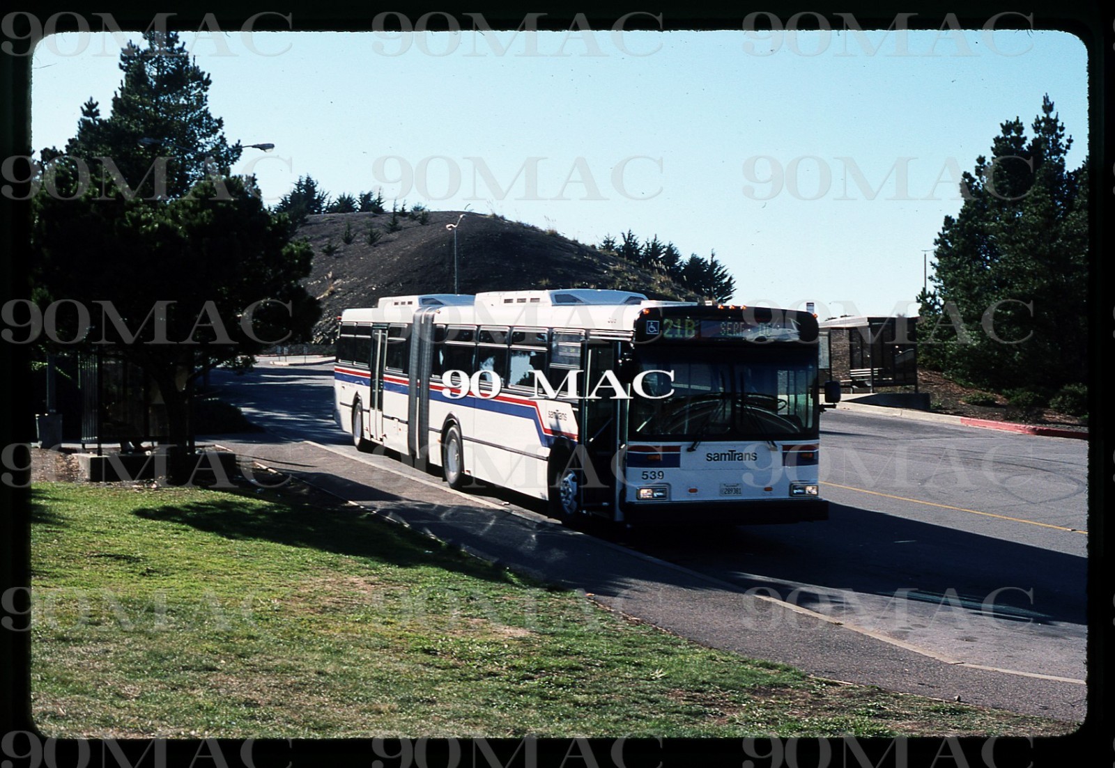 SAMTRANS. NEW FLYER BUS #539. Daly City (CA). Original Slide 1990.