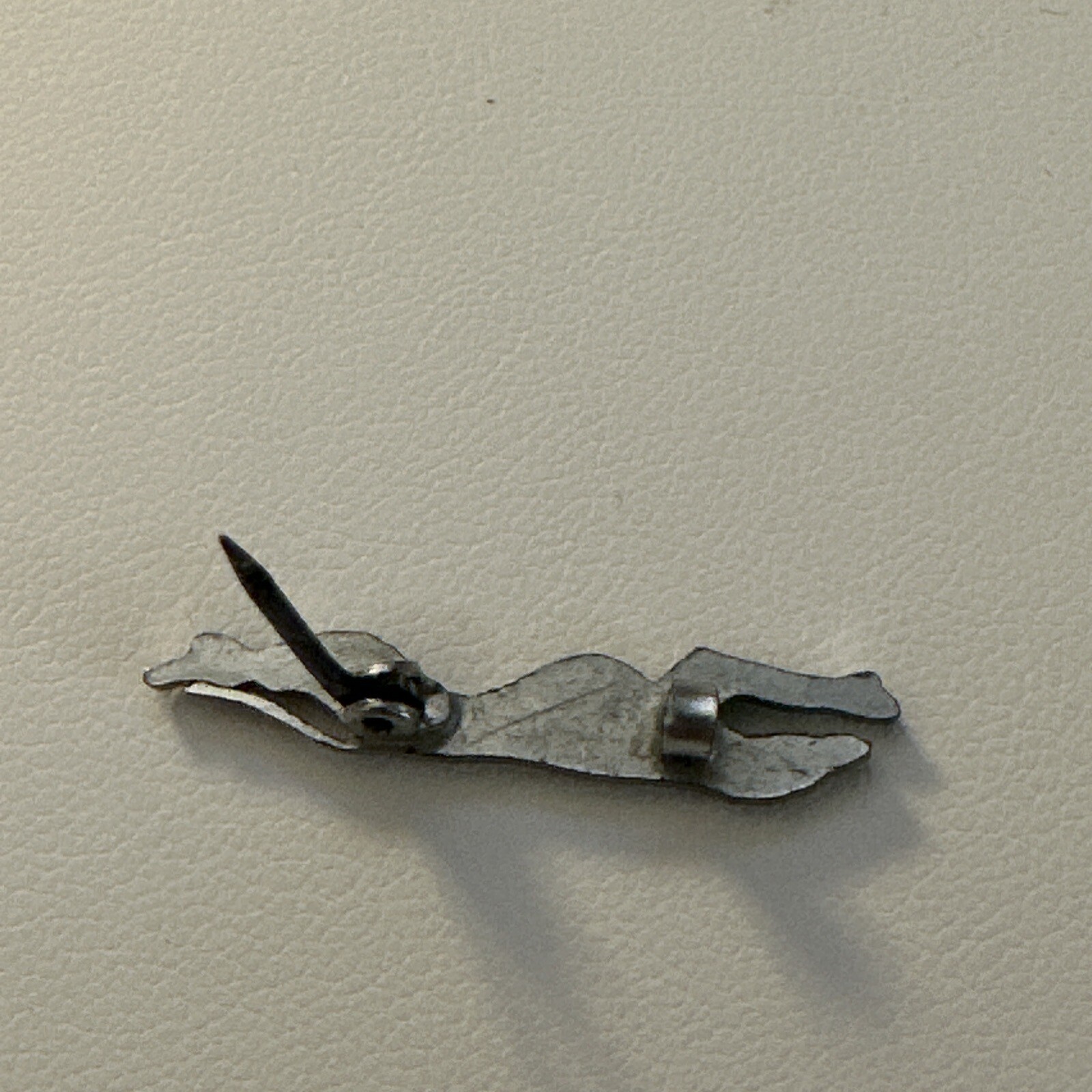 Vintage Greyhound Bus Lines Dog Advertising Pin Badge