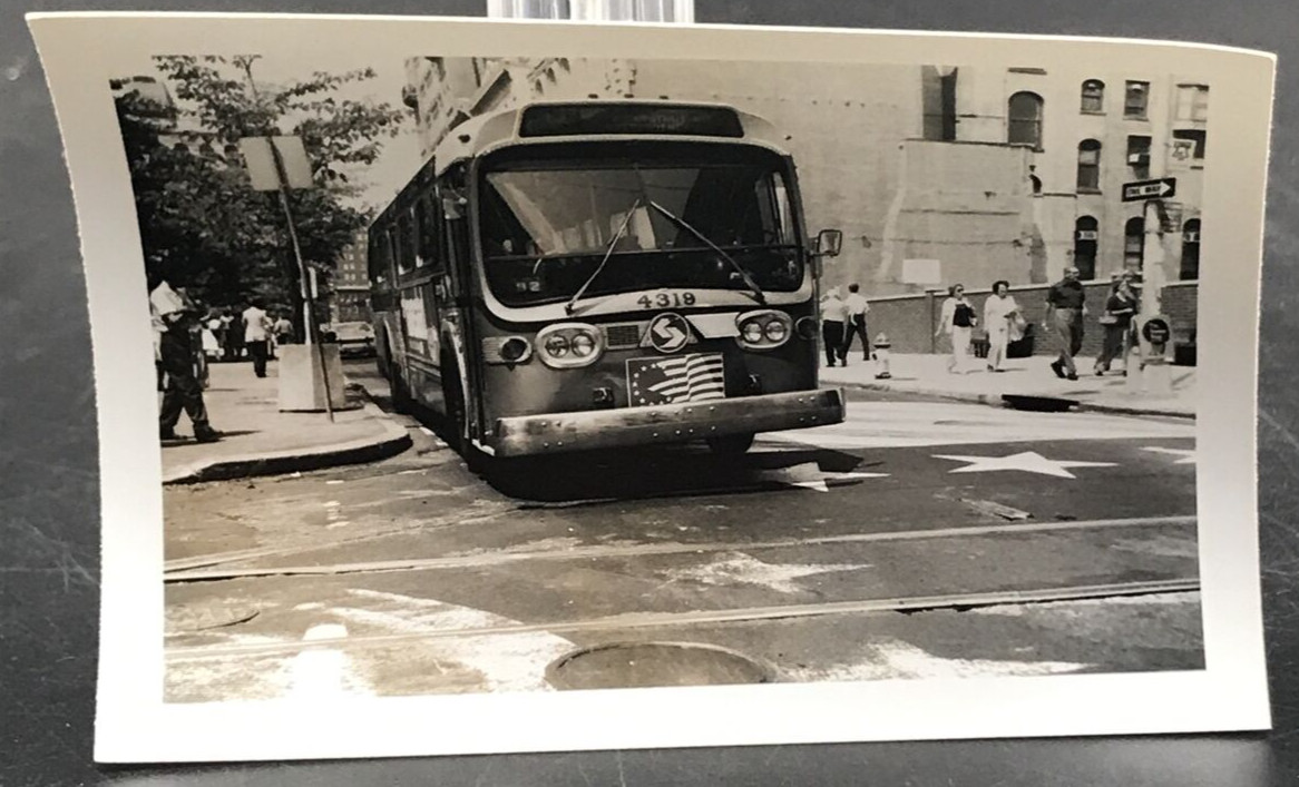 Southeastern Pennsylvania SEPTA Bus #4319 Chestnut Independence B&W Photo