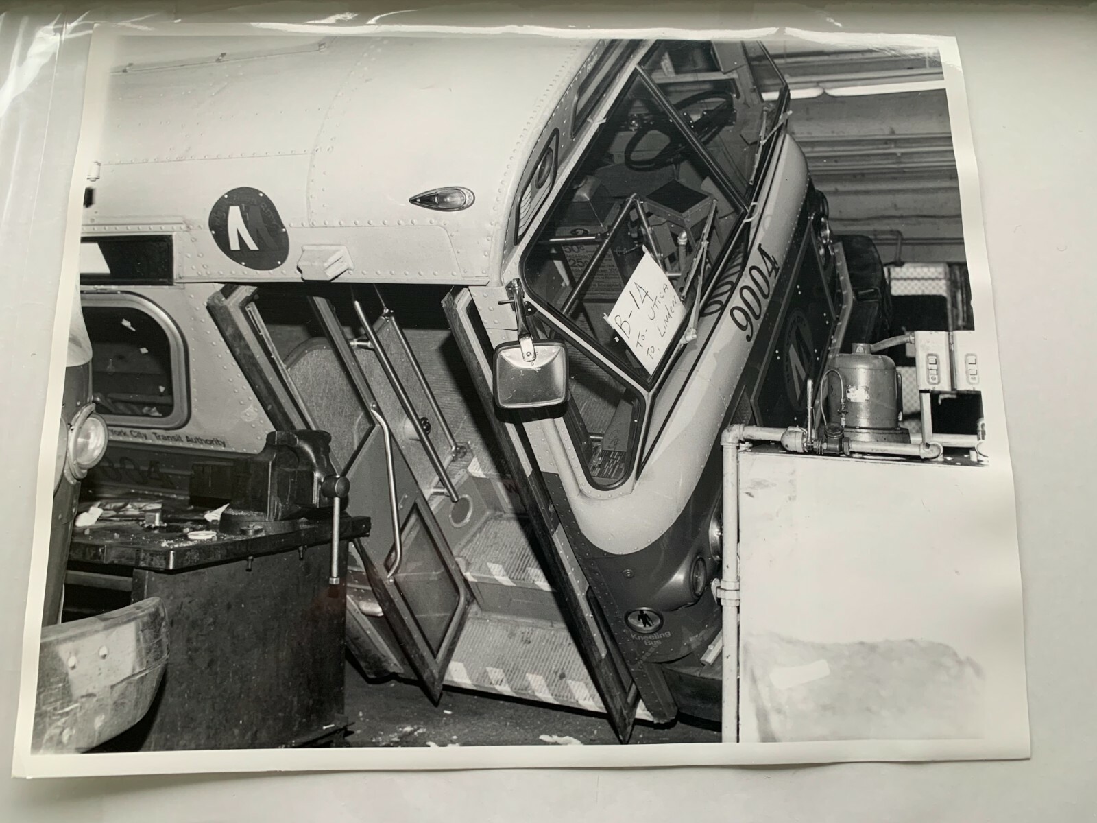 8X10 NY NYC BUS #9004 1977 PHOTOGRAPH GARAGE TERMINAL REPAIR MISHAP COLLECTIBLE
