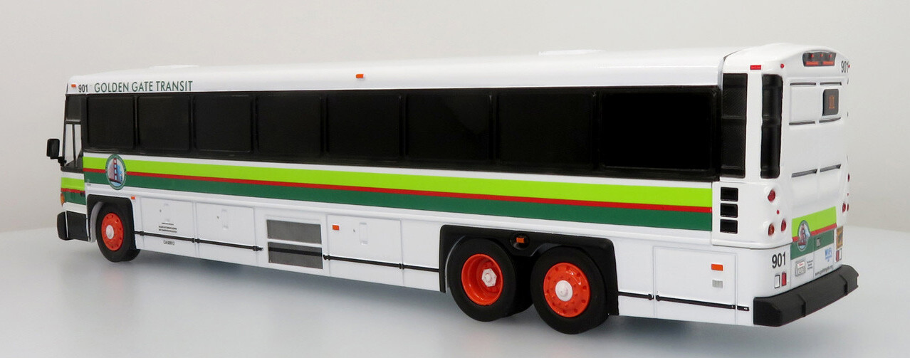 MCI D4500CT Coach Bus Golden Gate Transit-Calif. 1:50 Scale Iconic Replicas ABS