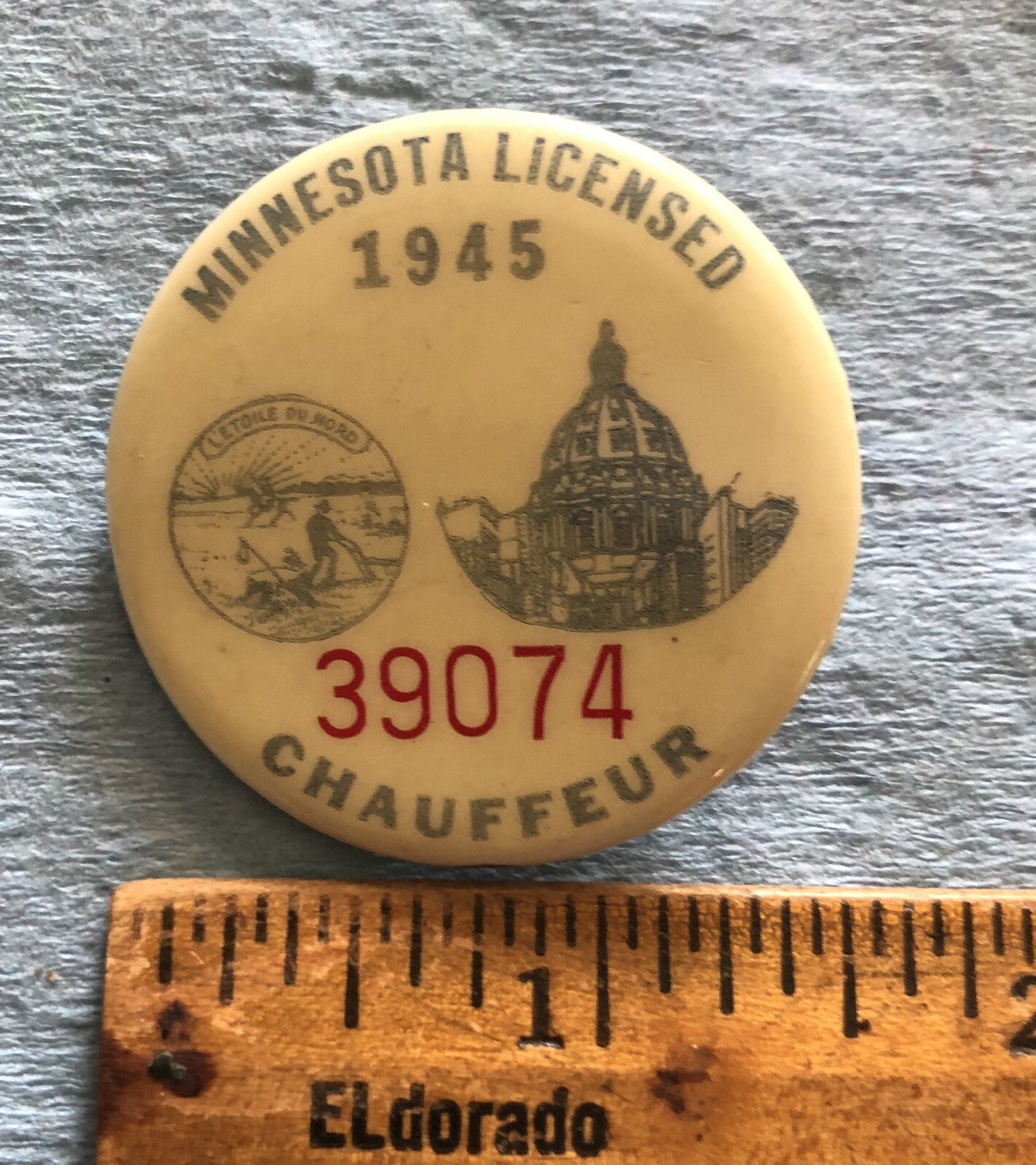 Vintage MINNESOTA Badge Licensed Chauffeur 1945