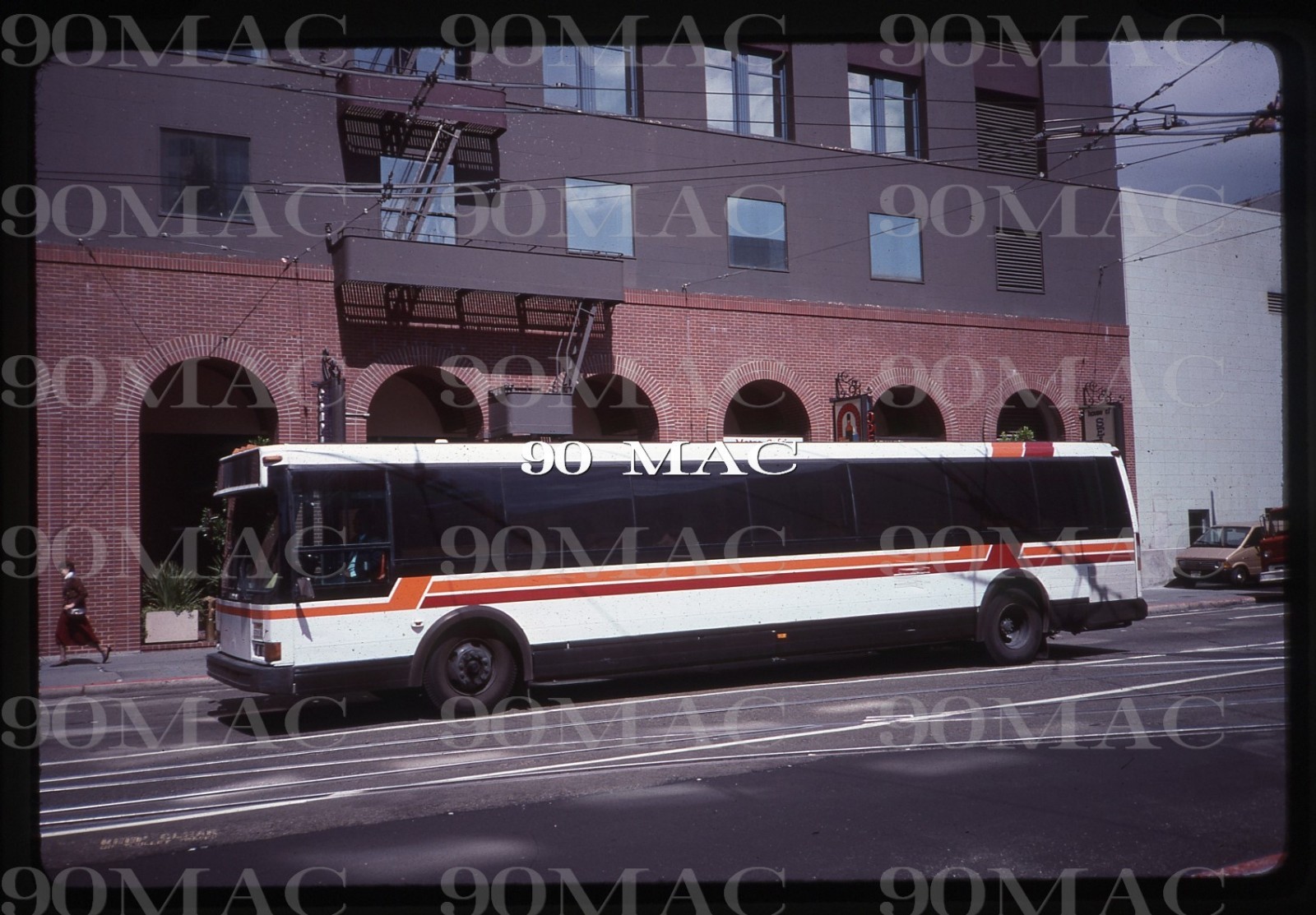 PARK PLAZA. GRUMMAN Bus. San Francisco (CA). Original Slide 1988.