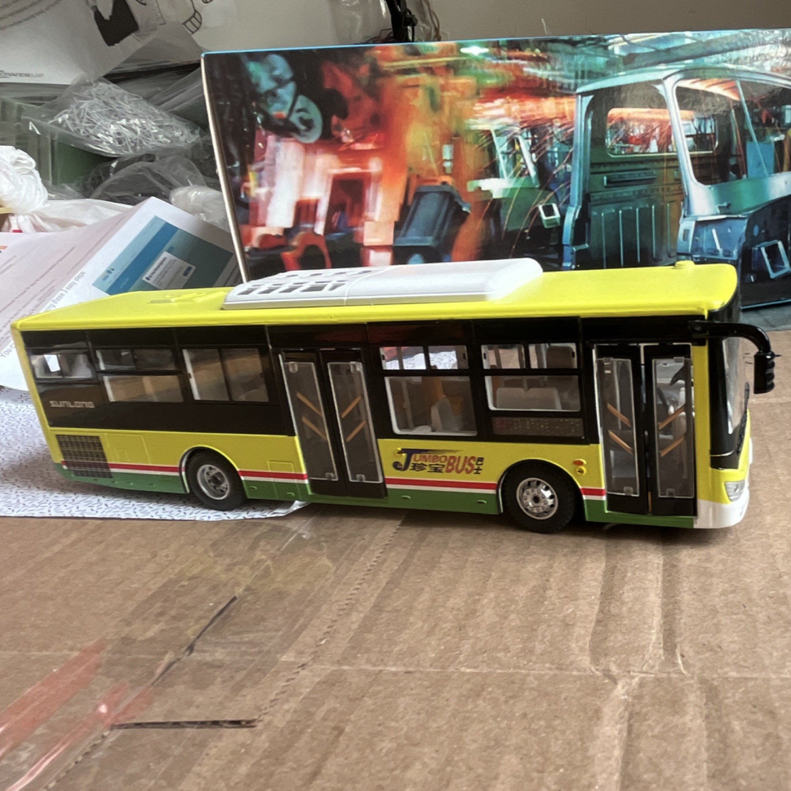 Sunlong Jumbo Bus B2 Diecast Model Yellow Black Route Collectible1:43