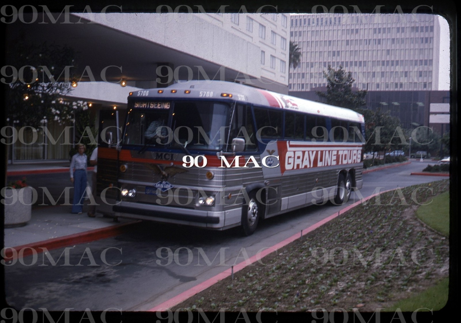 GRAY LINE-GLOLA. MCI COACH #5708. Los Angeles (CA). Original Slide 1978.