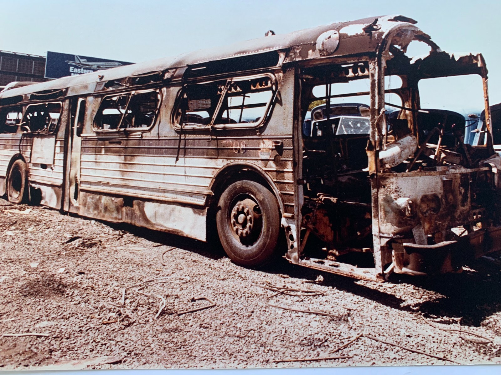 7X9 NY NYC BUS 7008 1981 COLOR PHOTOGRAPH FIRE RAVAGED FRONT END OLD COLLECTIBLE