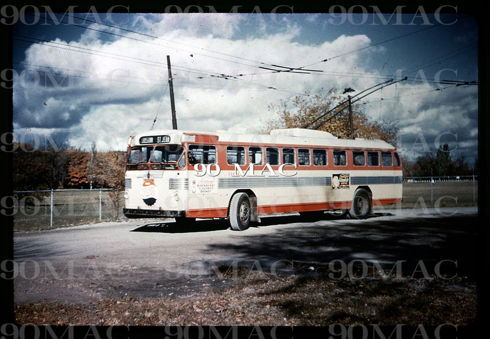 DSR. TROLLEYBUS #9009. Detroit (MI). Duplicate Slide 1955.