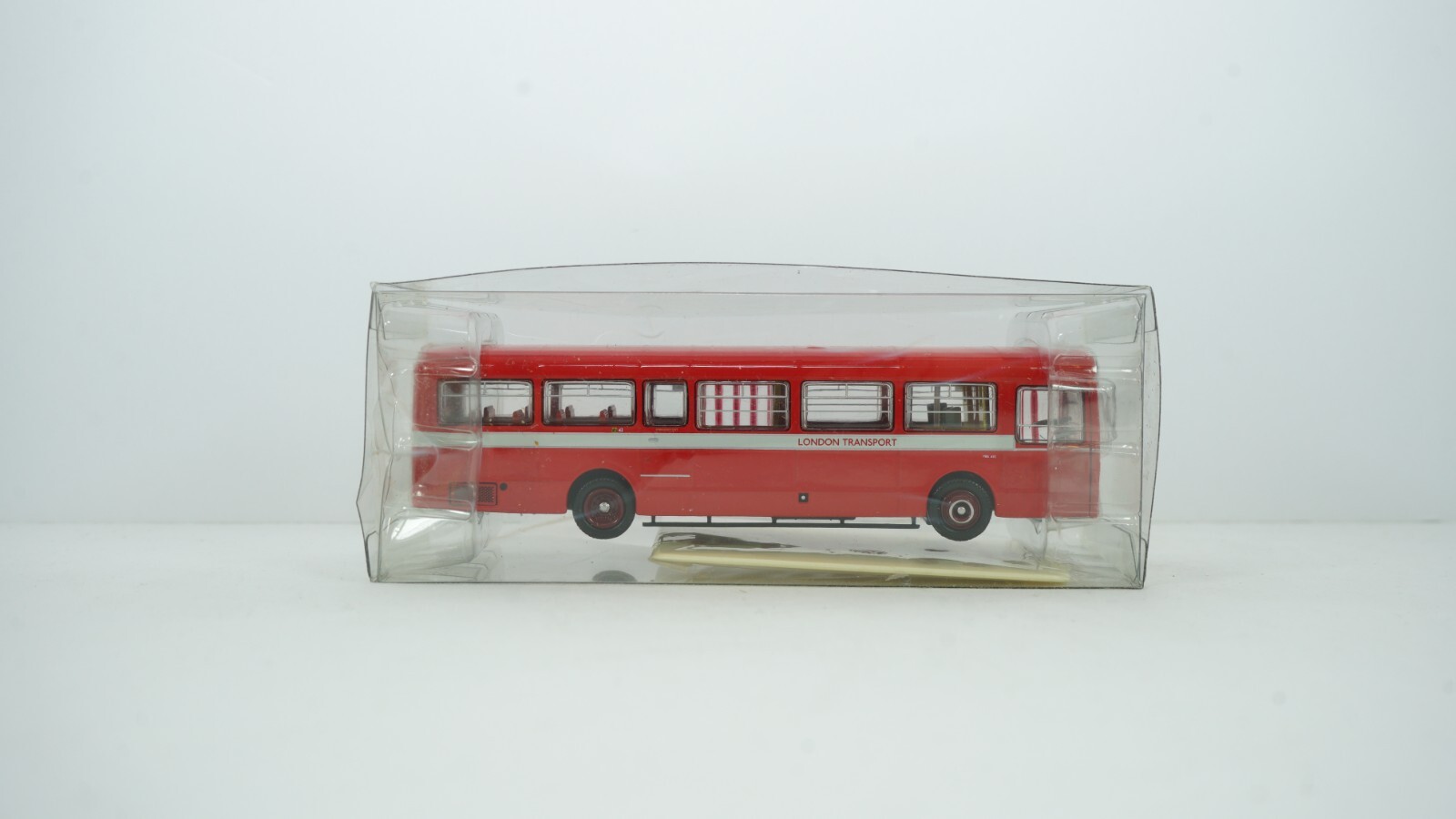 Britbus 1/76 AEC Merlin Central Area London Transport Bus Item ME-03 NEW B17