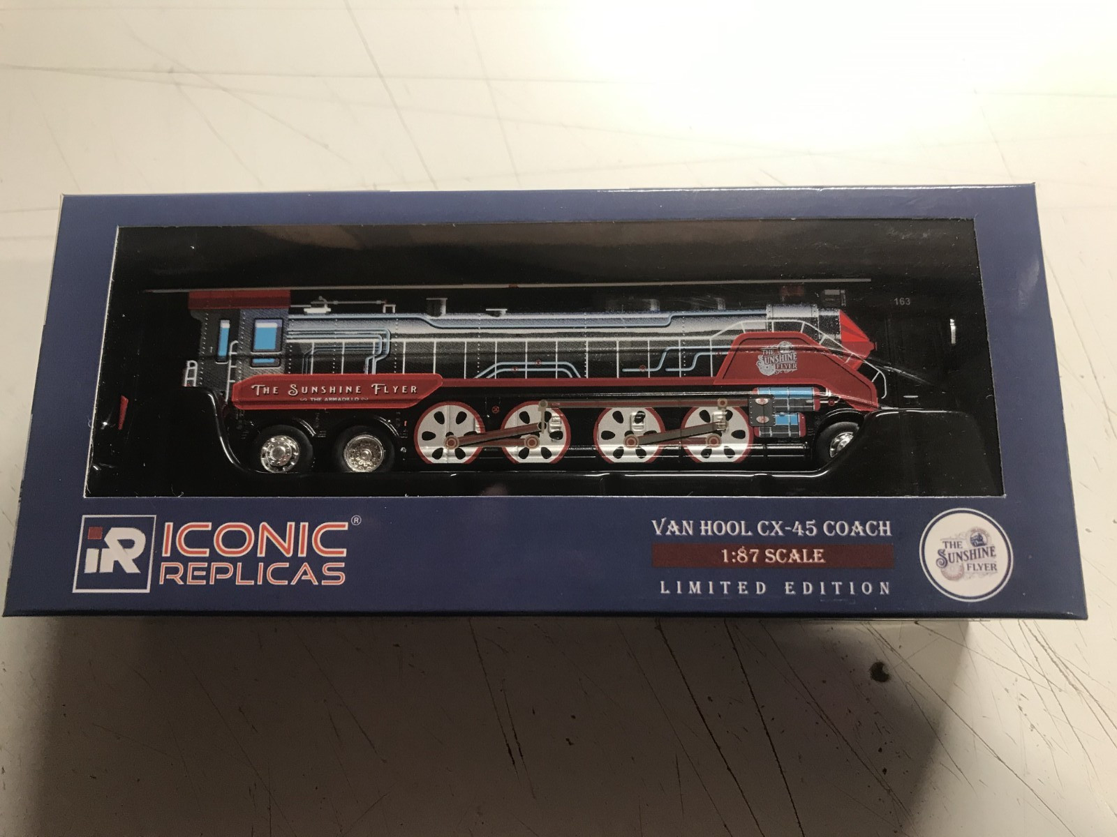 ICONIC REPLICAS HO SCALE VAN HOOL CX-45 SUNSHINE FLYER COACH BUS #87-0404 LIM ED