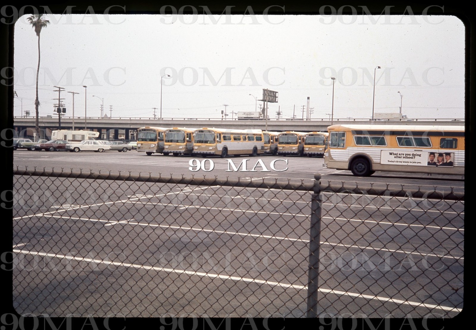 SCRTD-RTD. DIVISION 2 Yard. Los Angeles (CA). Original Slide. 1973. (G) 7200’s!
