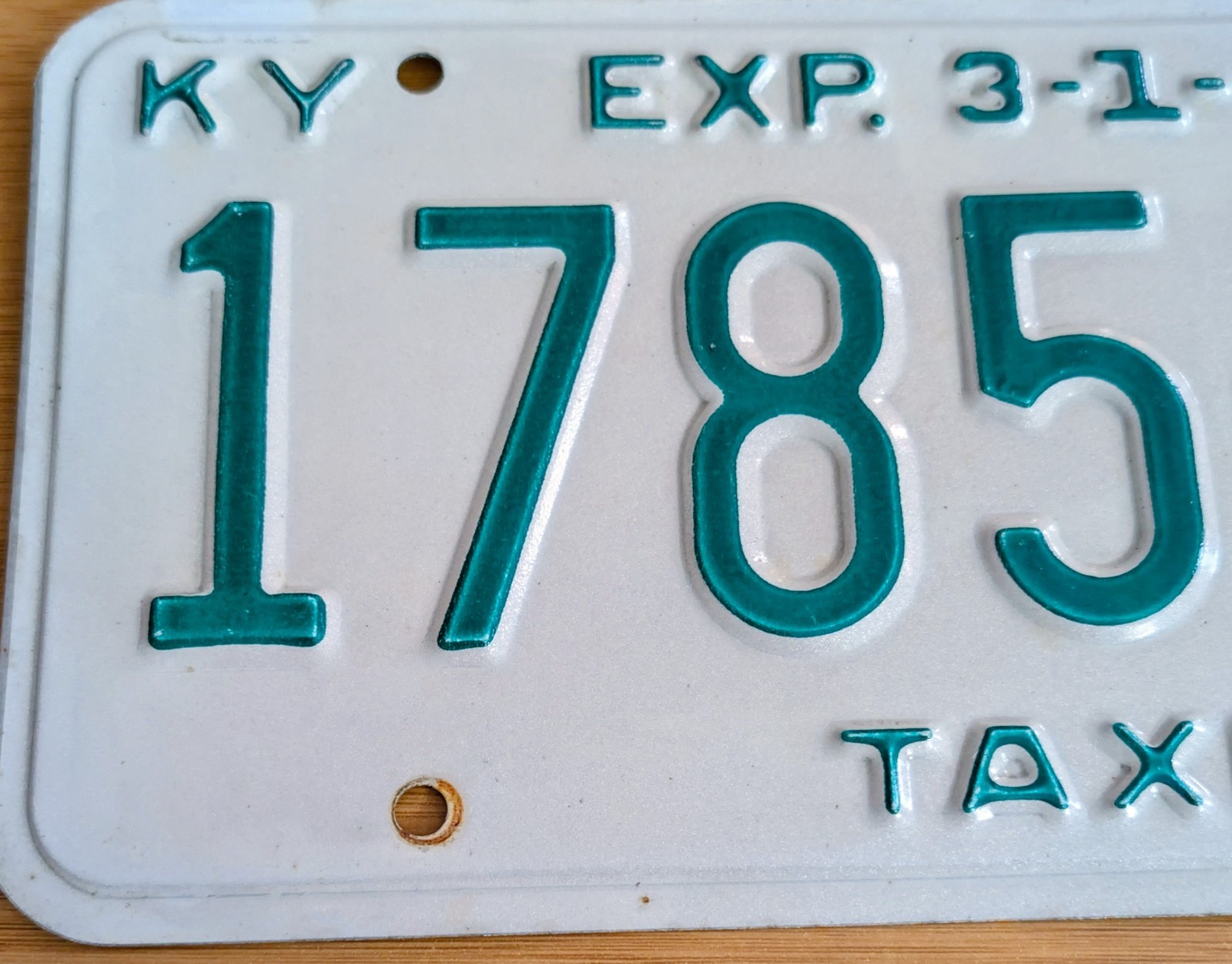 Rare Kentucky Taxi License Plate-Man Cave,Road Art, Garage Door, Collectors