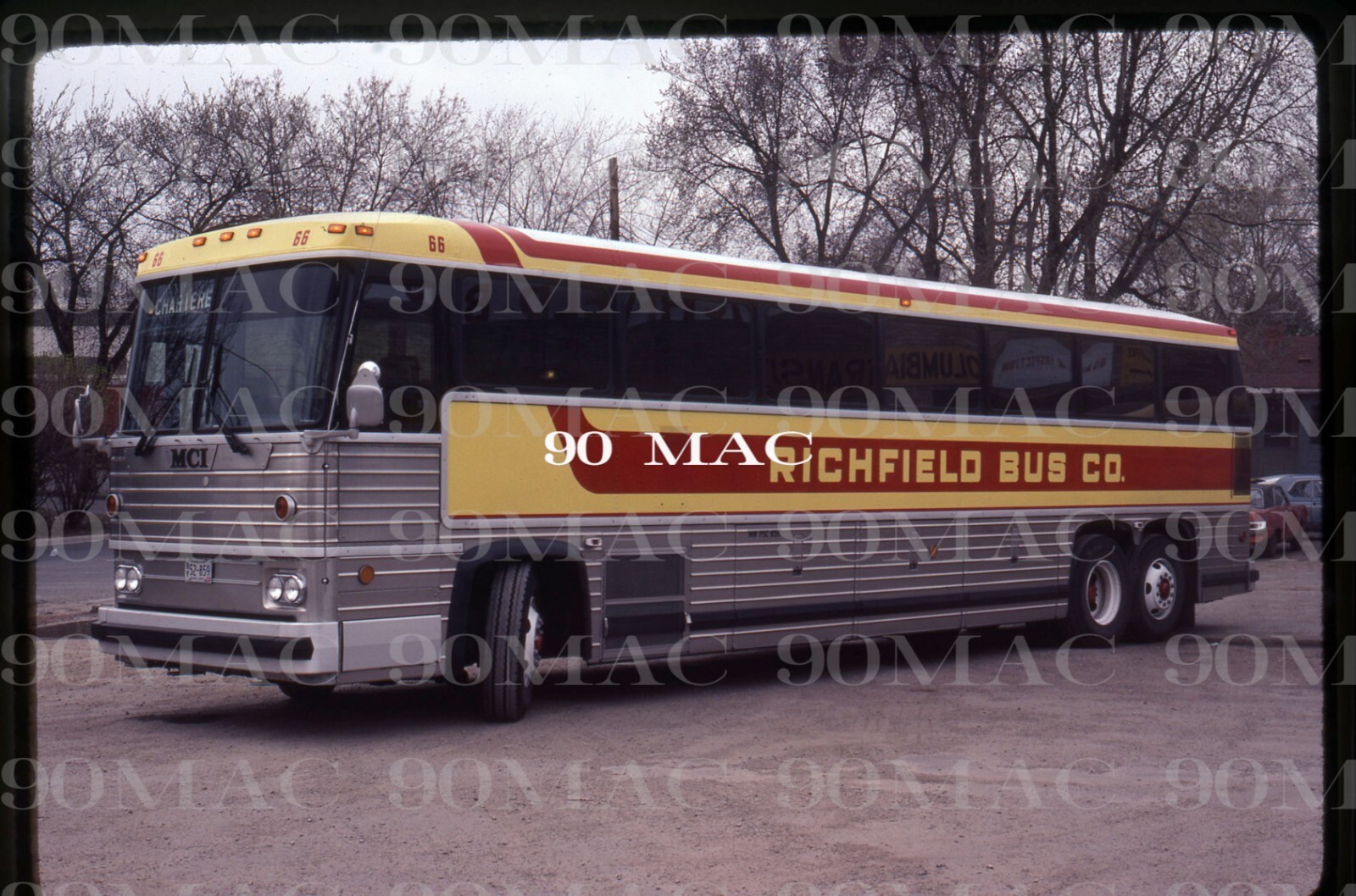 RICHFIELD BUS CO. MCI COACH #66. Bloomington (MN). Original Slide 1981. (A)