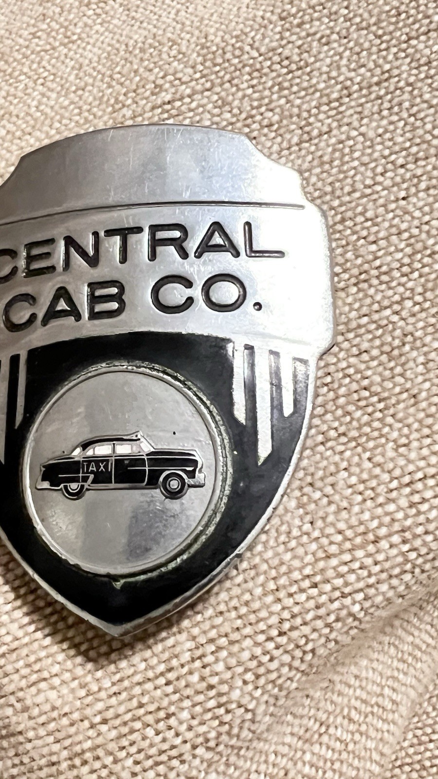 VINTAGE 40’s 50’s CENTRAL CAB CO METAL DRIVER HAT BADGE Yellow Taxi