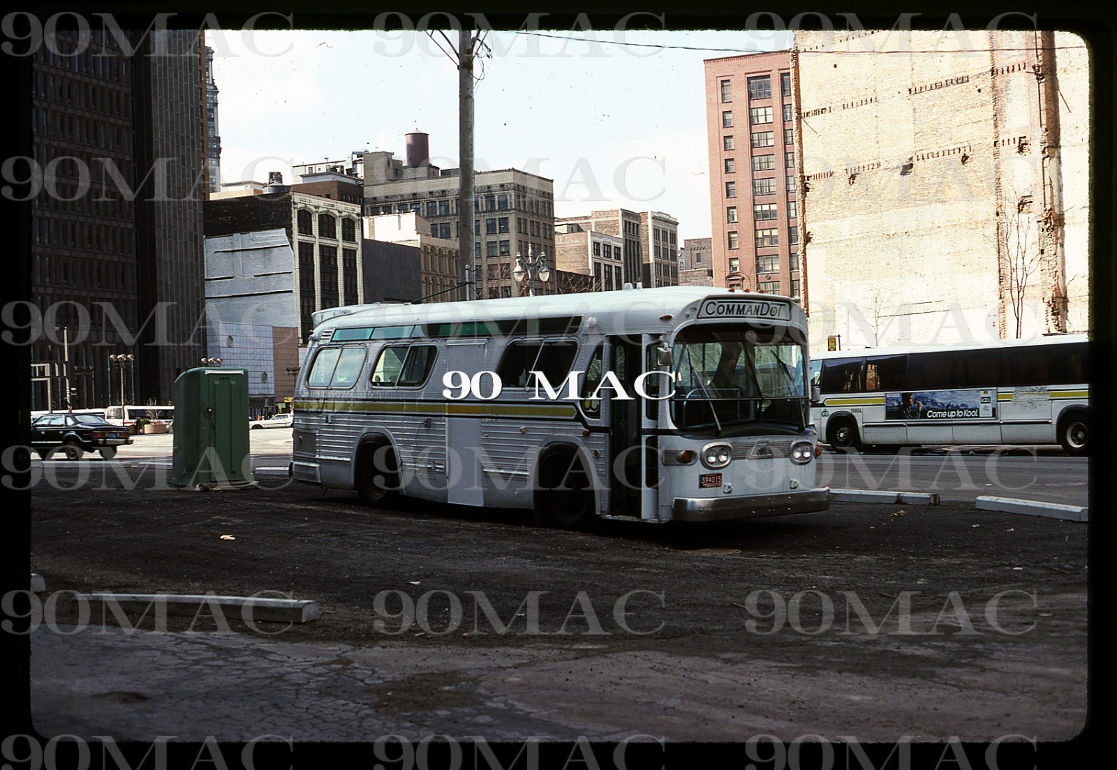 DDOT. GM COACH COMMAND BUS. Detroit (MI). Original Slide 1985.