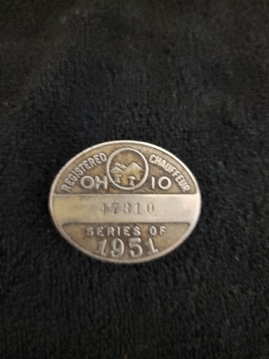 VTG 1951 Registered CHAUFFEUR LICENSE OHIO Taxi Cab Pinback Badge Medallion Pin