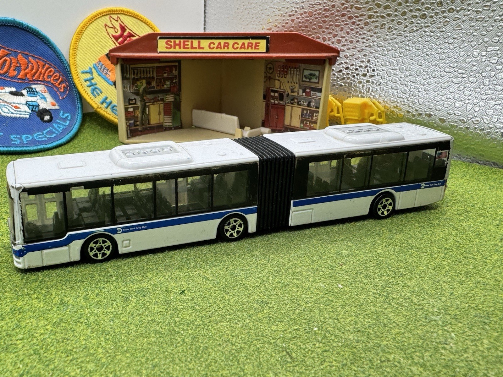 Daron MTA New York City Bus 16″ Articulated Bus Realtoy NYC 1/64