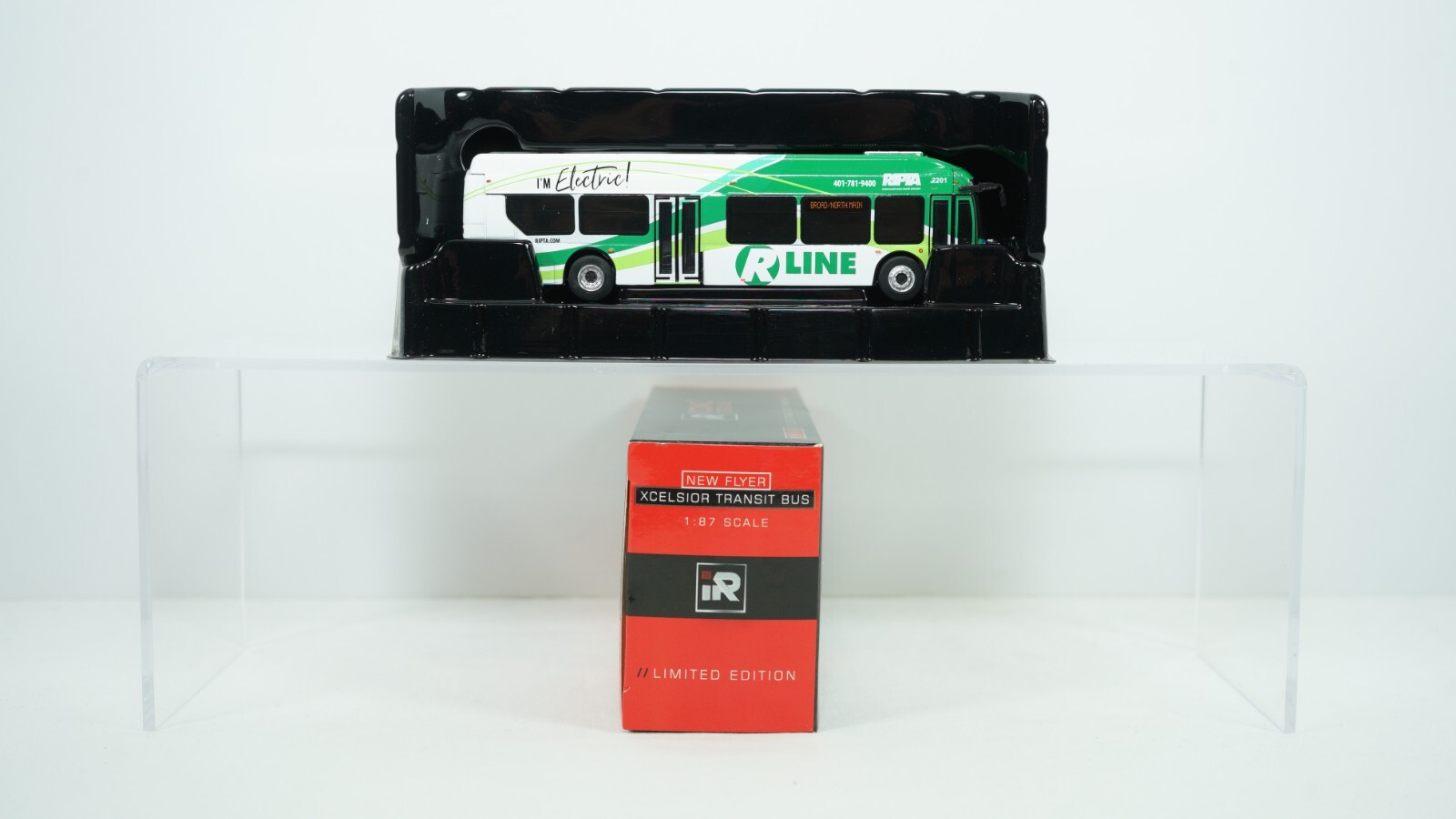 Iconic Replicas 1:87 NFI Xcelsior Charge RIPTA Bus Item 87-0432 NEW B15