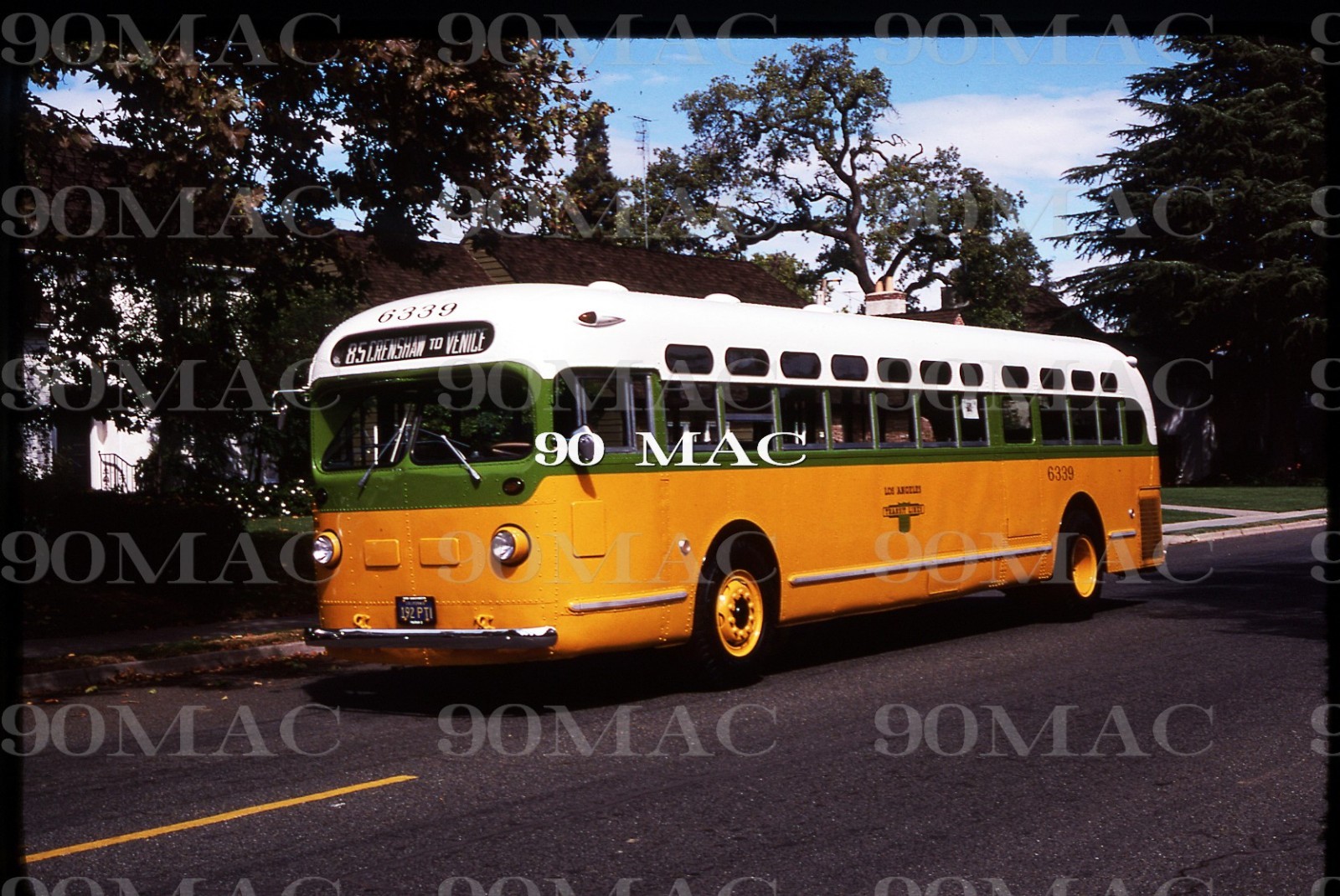LATL. GM COACH BUS #6339. Sacramento (CA). 2 Original Slides 1977. MENDES (O-P)