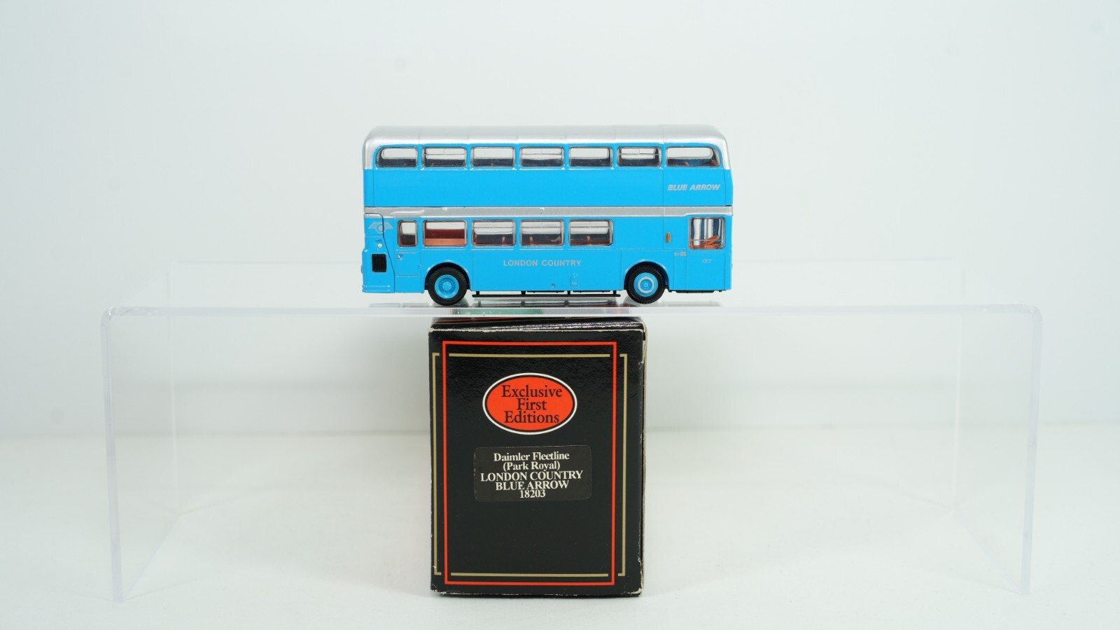 EFE Gilbow 1/76 Daimler Fleetline London Country Blue Arrow Bus 18203 NEW W20